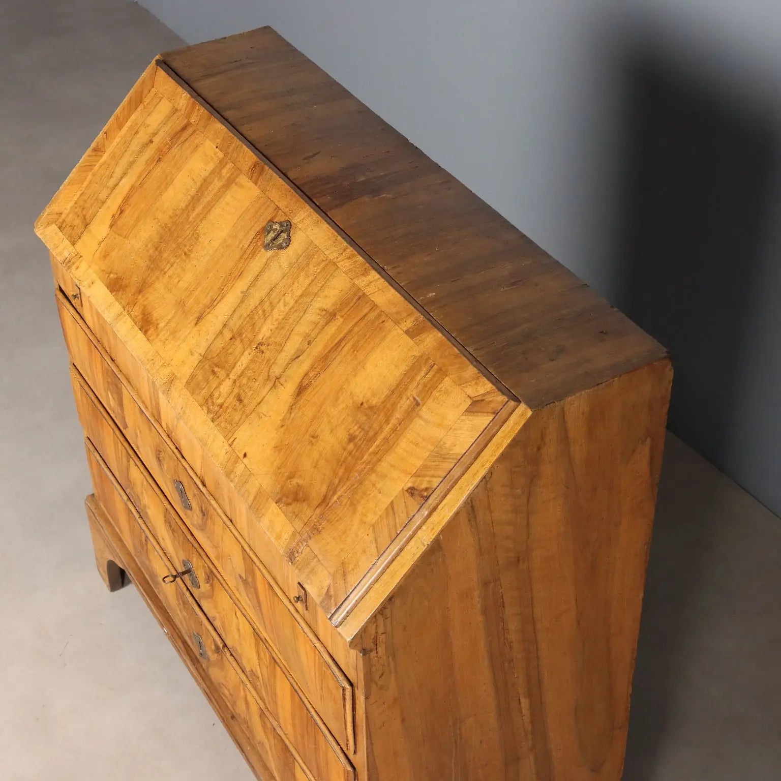 Antique Chest of Drawers Walnut Burl Poplar Italy XVIII Century - Central Italy, XVIII Century | Antiques | Drop-Leaf Secretaire & Secretaire