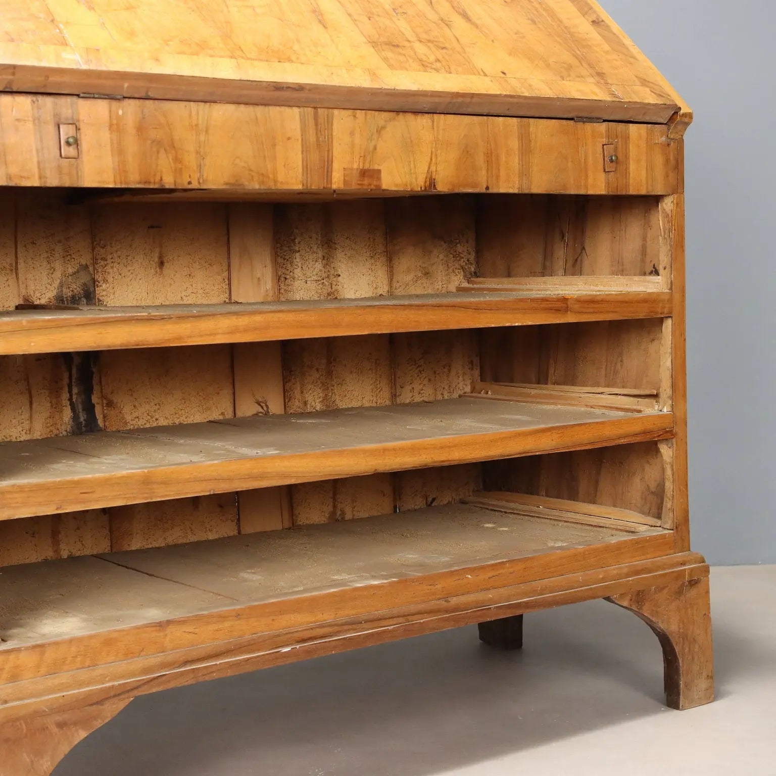 Antique Chest of Drawers Walnut Burl Poplar Italy XVIII Century - Central Italy, XVIII Century | Antiques | Drop-Leaf Secretaire & Secretaire