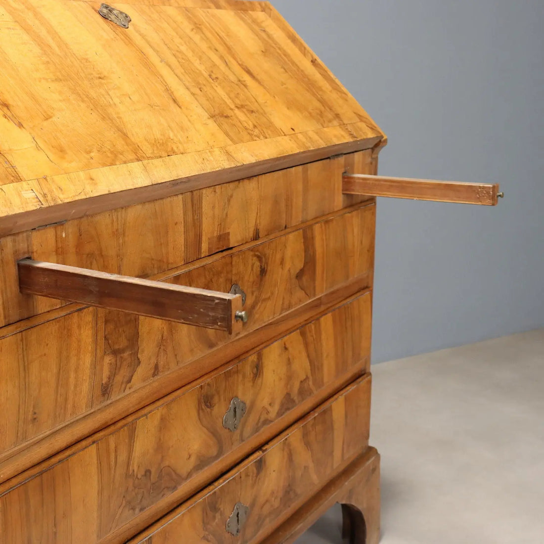 Antique Chest of Drawers Walnut Burl Poplar Italy XVIII Century - Central Italy, XVIII Century | Antiques | Drop-Leaf Secretaire & Secretaire