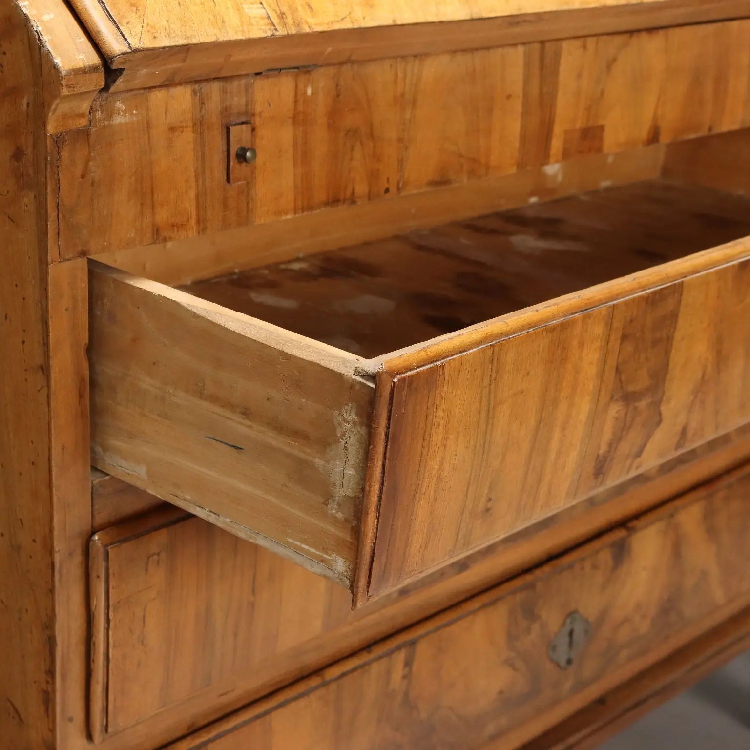 Antique Chest of Drawers Walnut Burl Poplar Italy XVIII Century - Central Italy, XVIII Century | Antiques | Drop-Leaf Secretaire & Secretaire