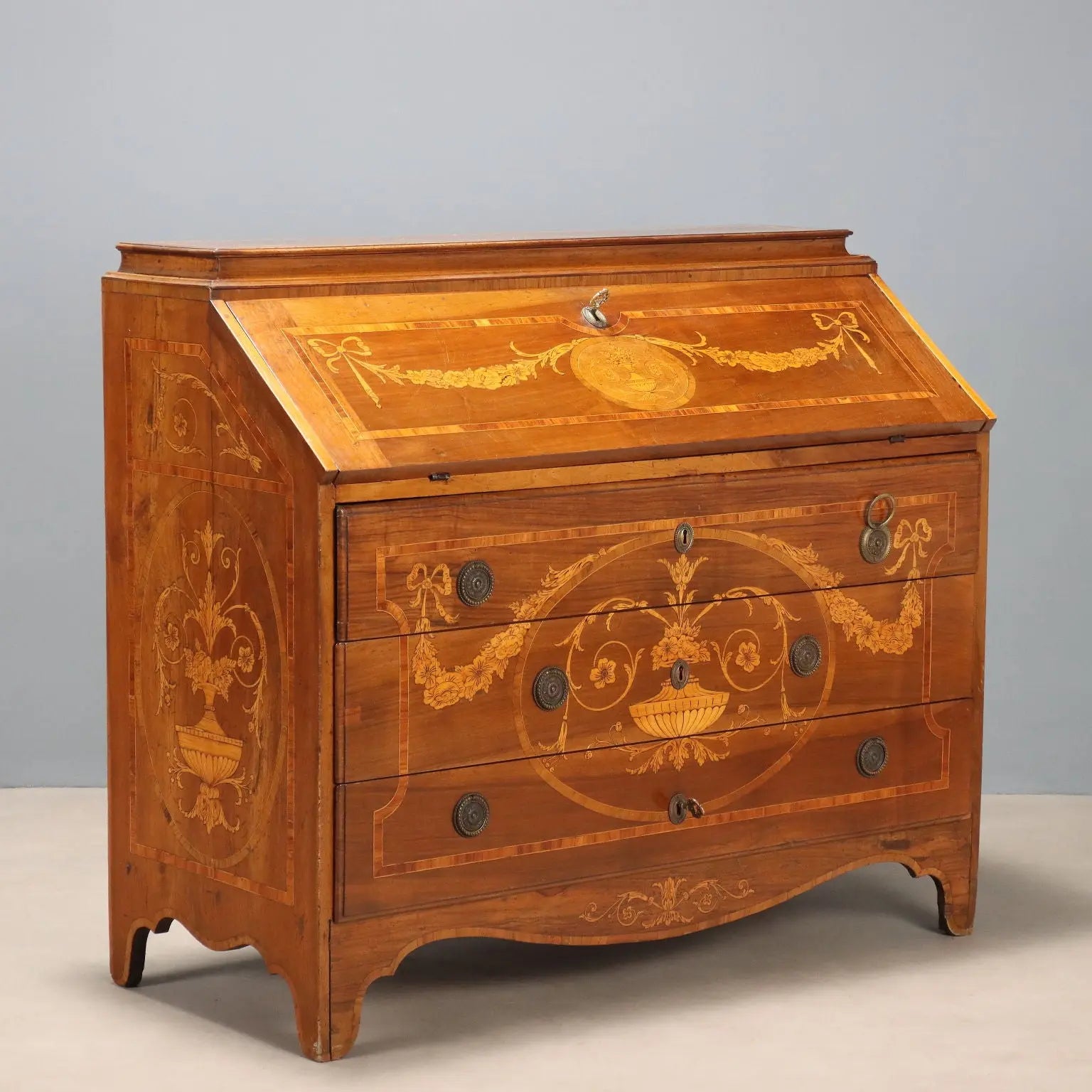 Antique Flap Cabinet Maple Bois de Rose Italy XVIII Century