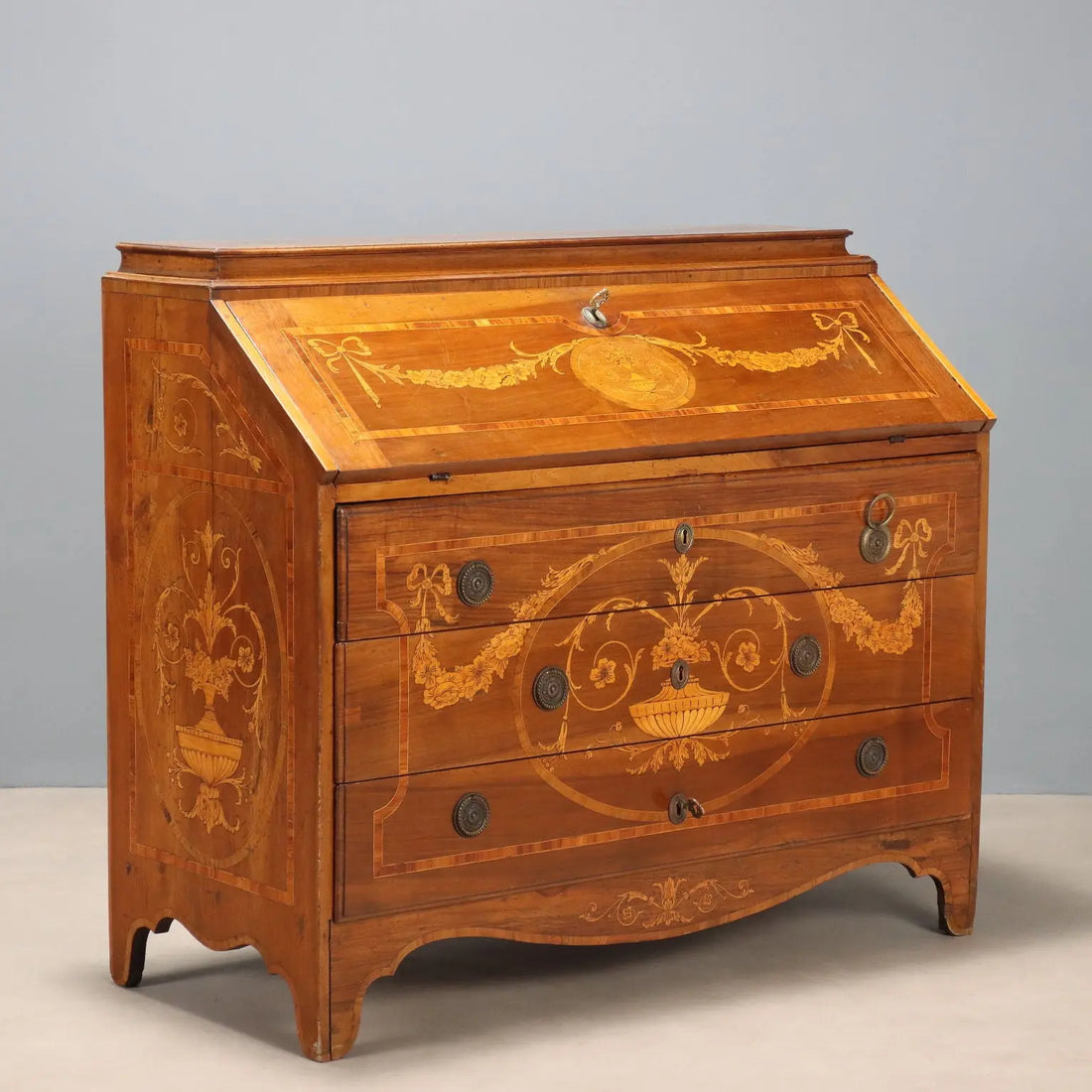Antique Flap Cabinet Maple Bois de Rose Italy XVIII Century