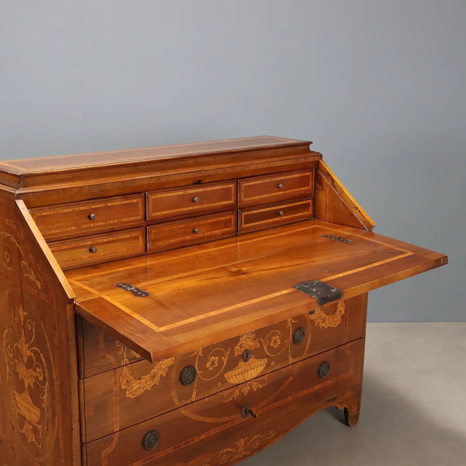 Antique Flap Cabinet Maple Bois de Rose Italy XVIII Century