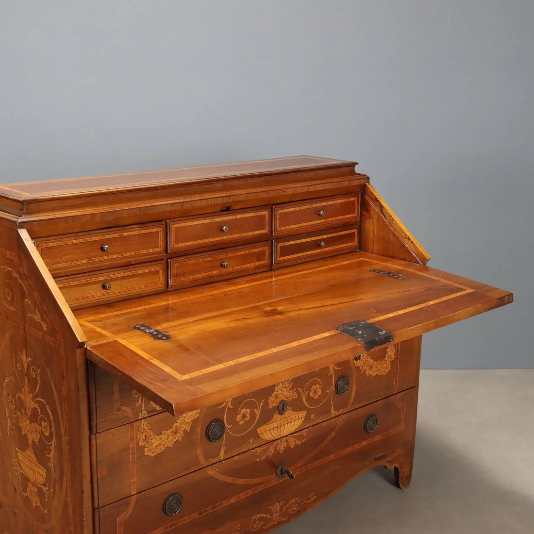 Antique Flap Cabinet Maple Bois de Rose Italy XVIII Century