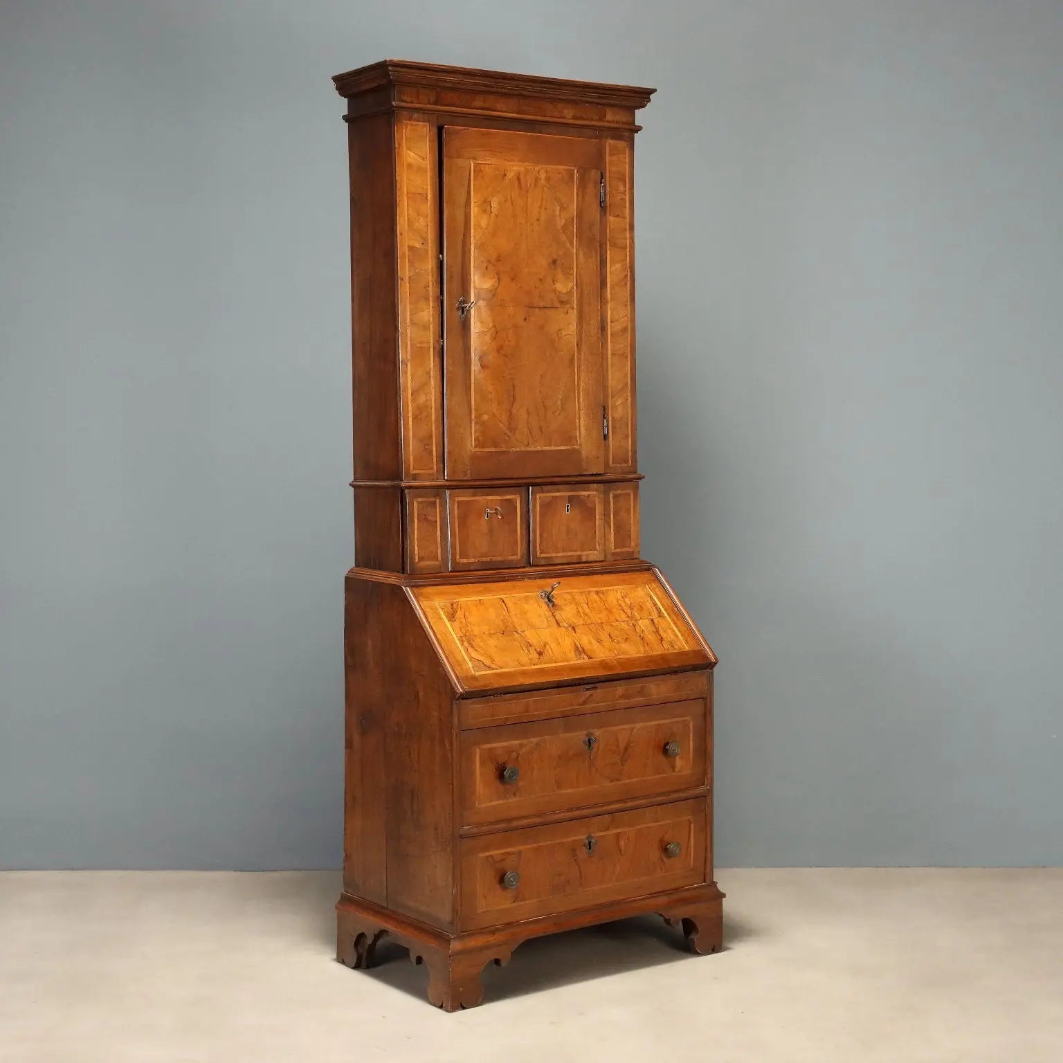 Walnut and Burl Walnut Trumeau - Italy 18th Century