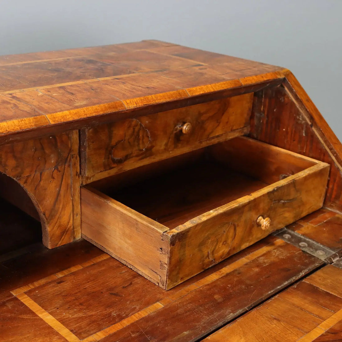 Walnut and Burl Bureau - Veneto 18th Century