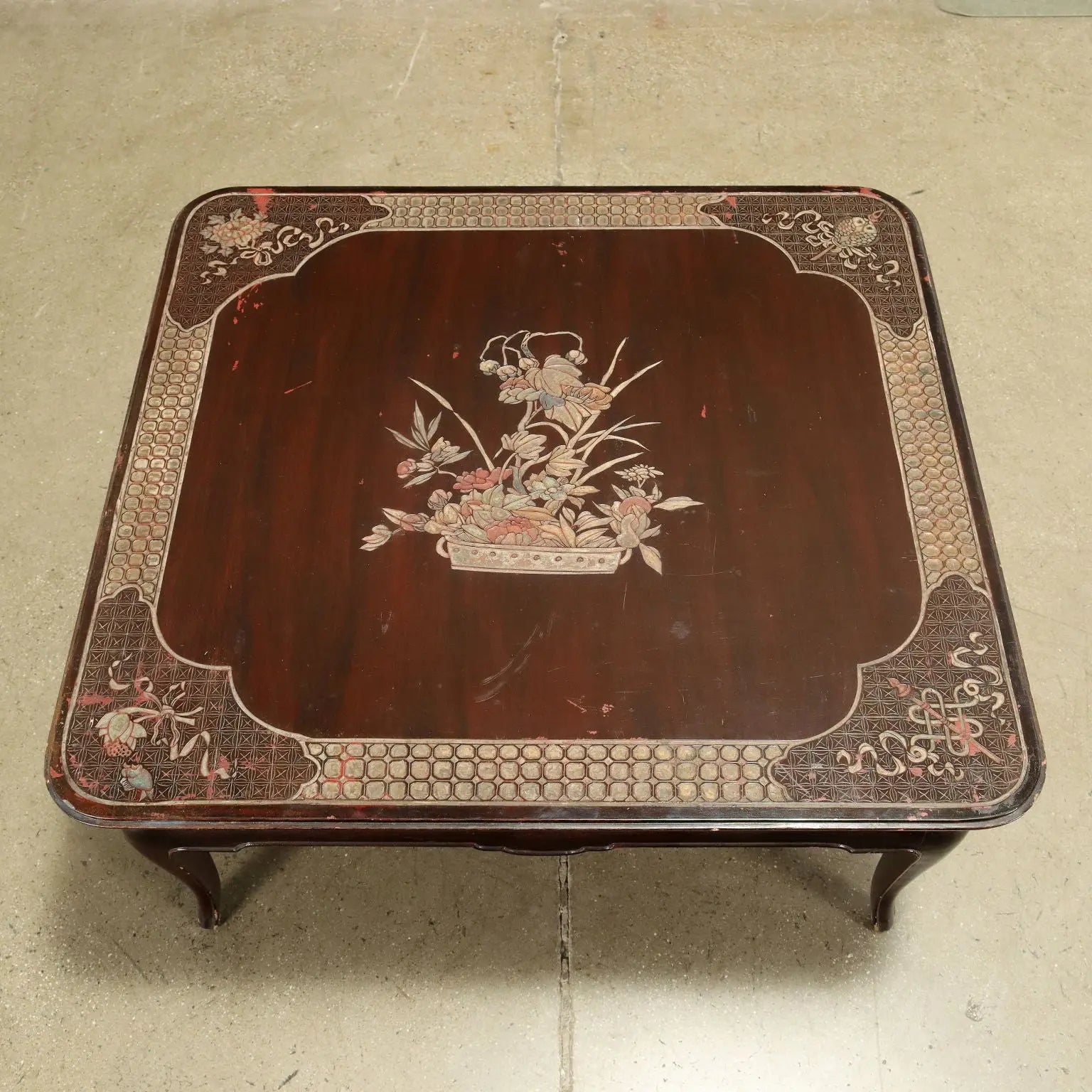 Ancient Coffee Table Chinese Style Engraved and Lacquered Exotic Wood - China, XX Century | Antiques | Side & Coffee Tables