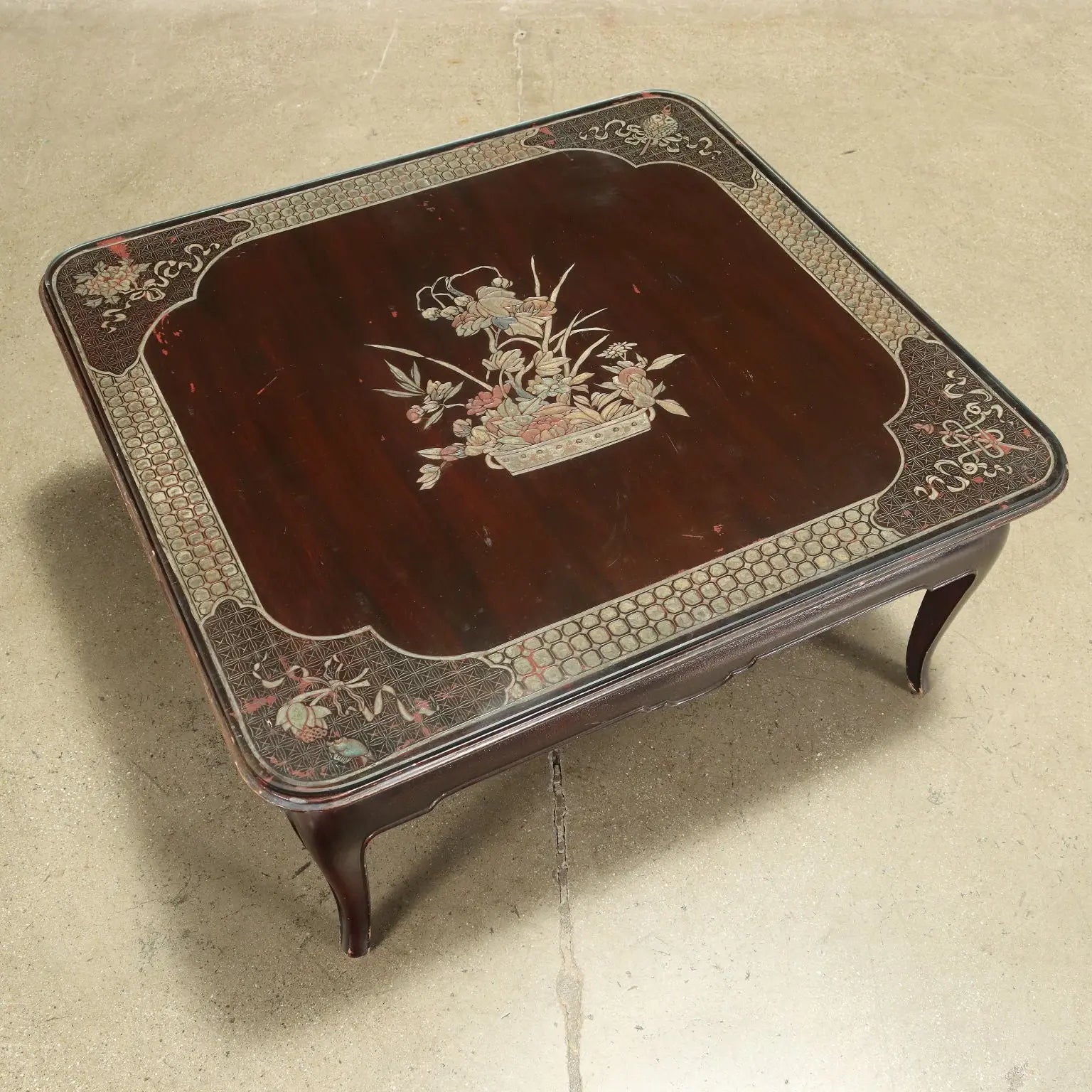 Ancient Coffee Table Chinese Style Engraved and Lacquered Exotic Wood - China, XX Century | Antiques | Side & Coffee Tables