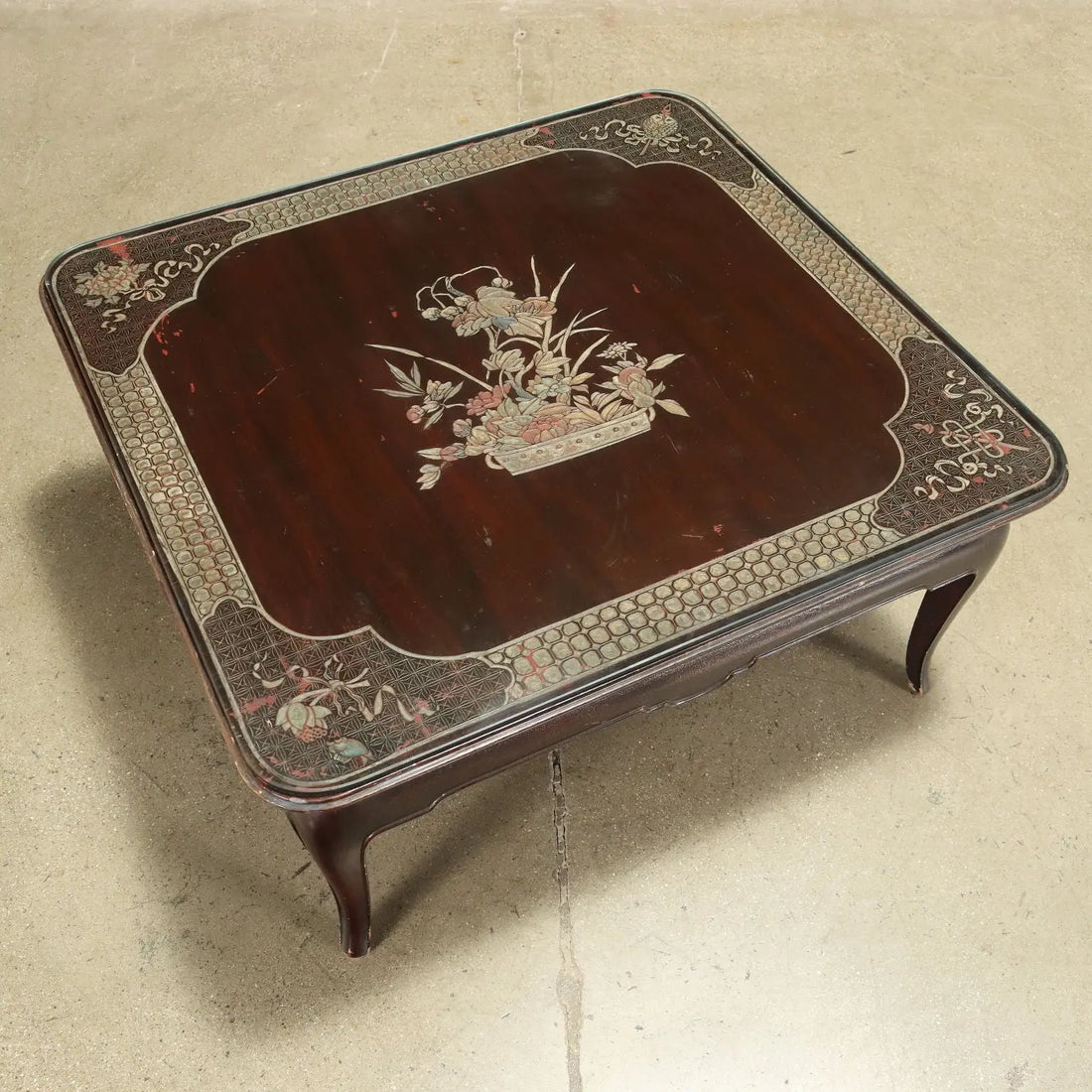 Ancient Coffee Table Chinese Style Engraved and Lacquered Exotic Wood - China, XX Century | Antiques | Side & Coffee Tables