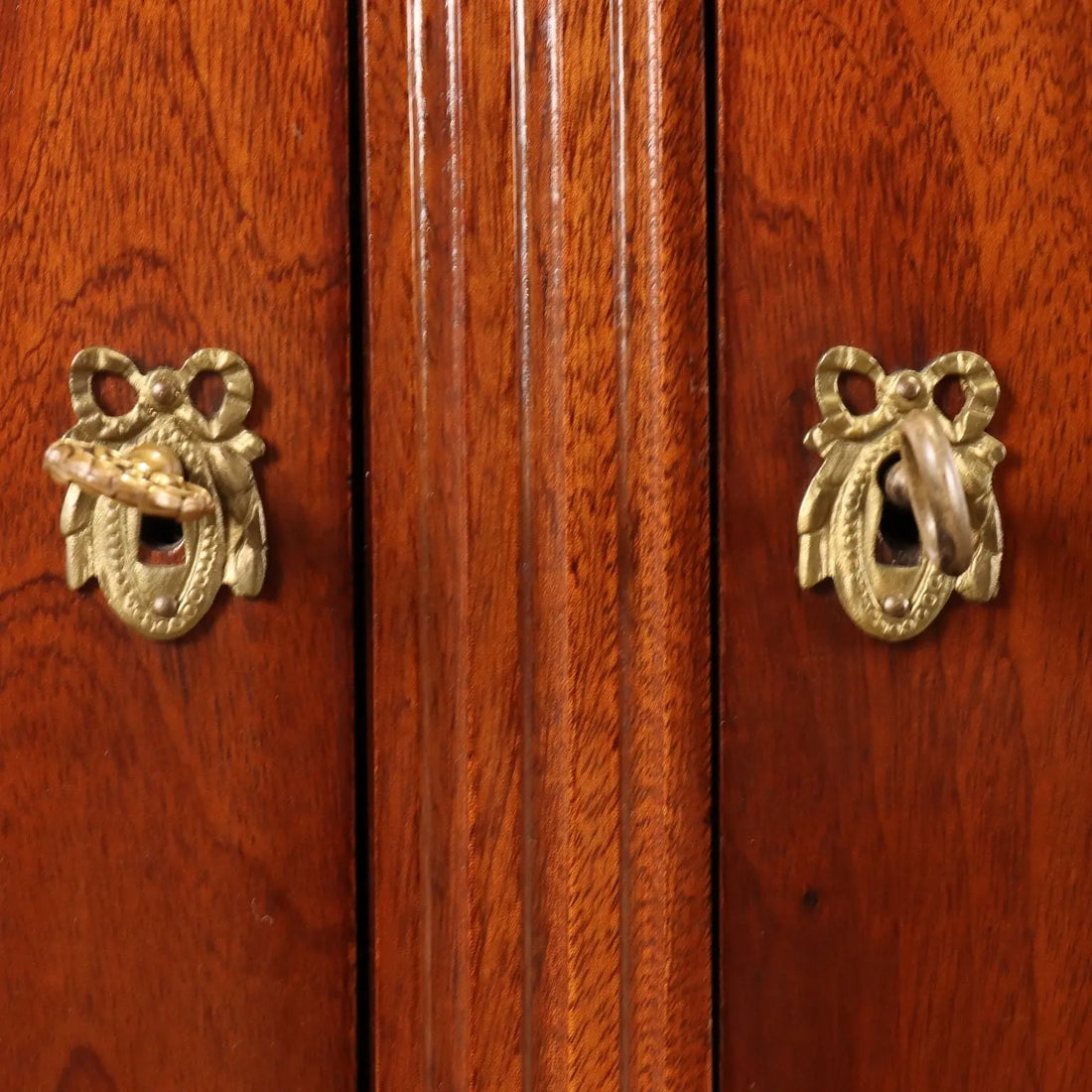 Neoclassical Style Cupboard Borders Brass Italy XX Century - Italy, XX Century | Antiques | Cupboards