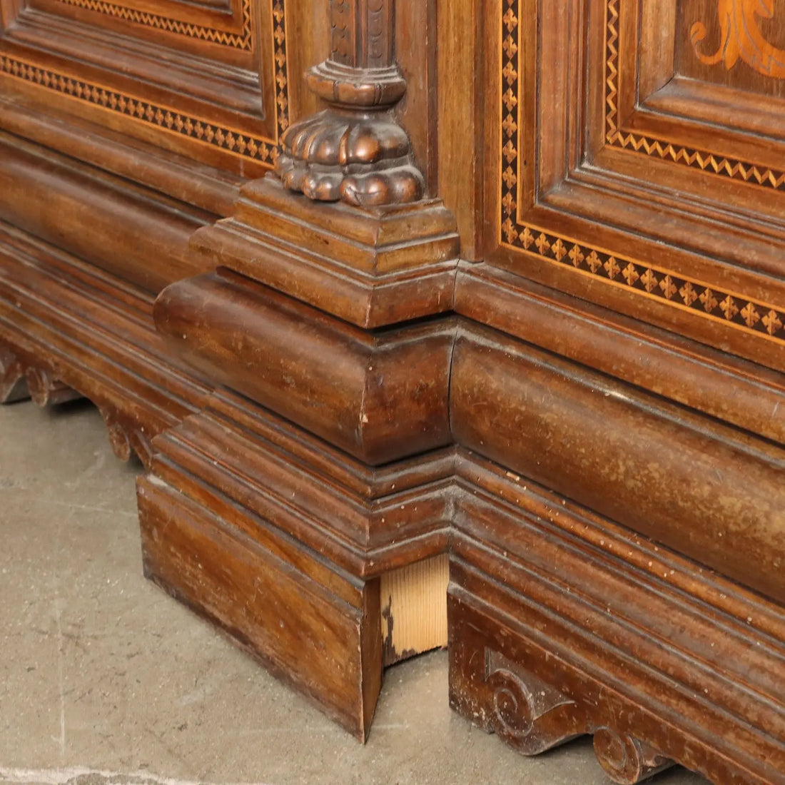 Antique Cupboard Neo-Renaissance Style Carved Wood XX Century - Italy, XX Century | Antiques | Cupboards