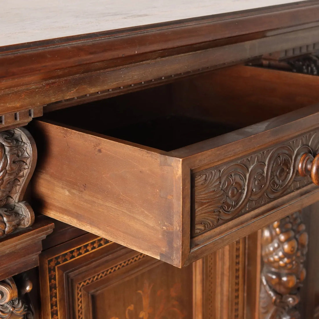 Antique Cupboard Neo-Renaissance Style Carved Wood XX Century - Italy, XX Century | Antiques | Cupboards
