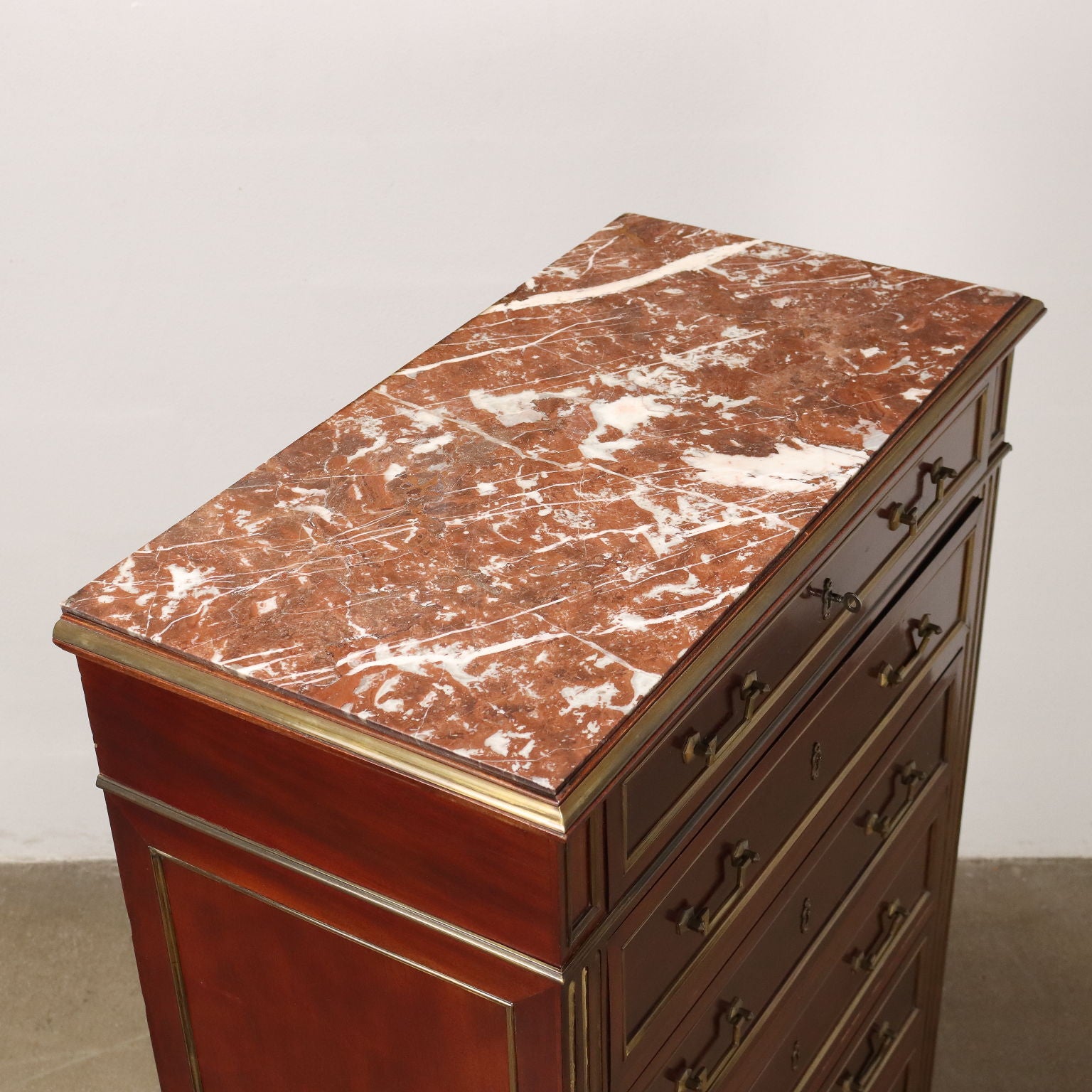  | Antiques  Chest of Drawers & Commodes