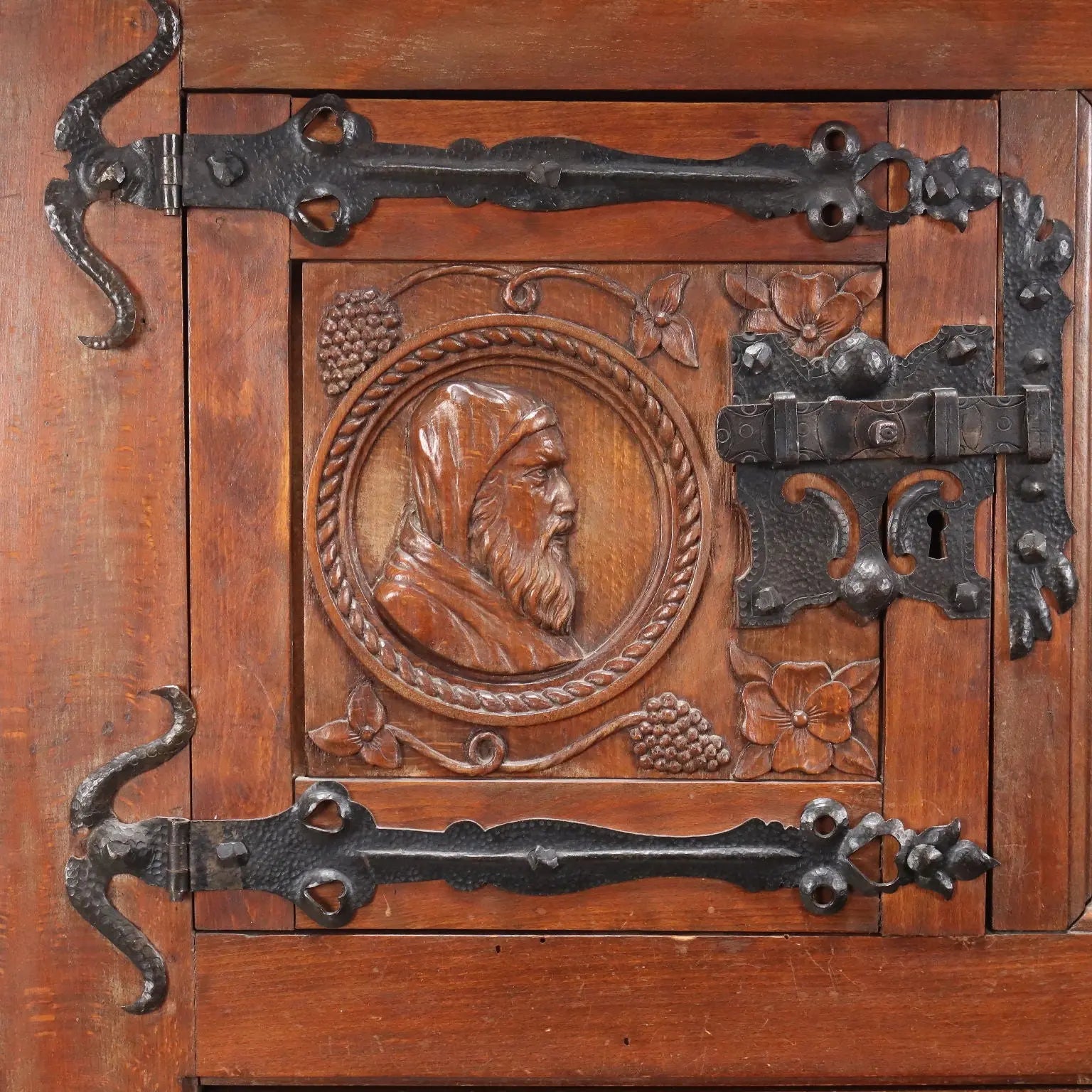 Antique Neo-Renaissance Cupboard Beech Italy XX Century - Italy, XX Century | Antiques | Cupboards