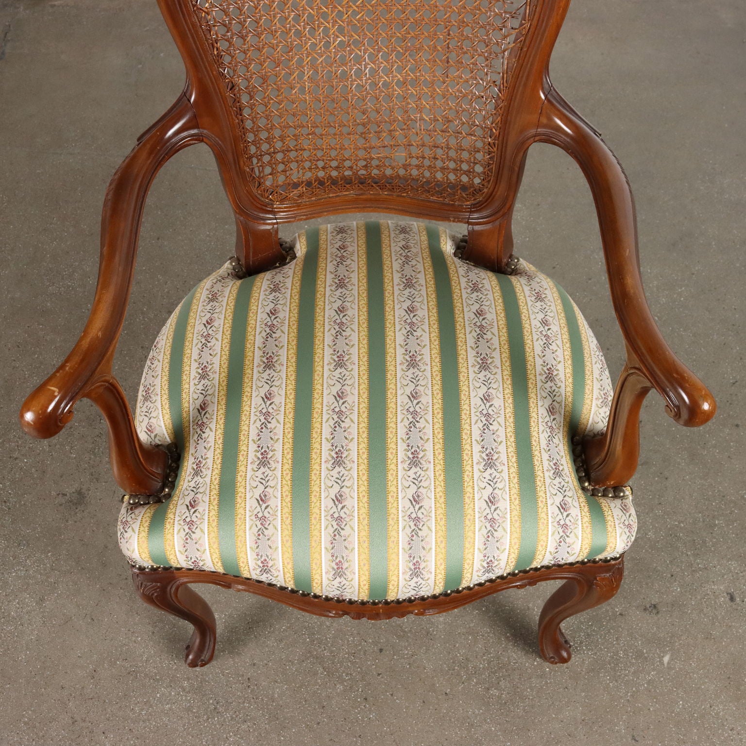  | Antiques  Seating