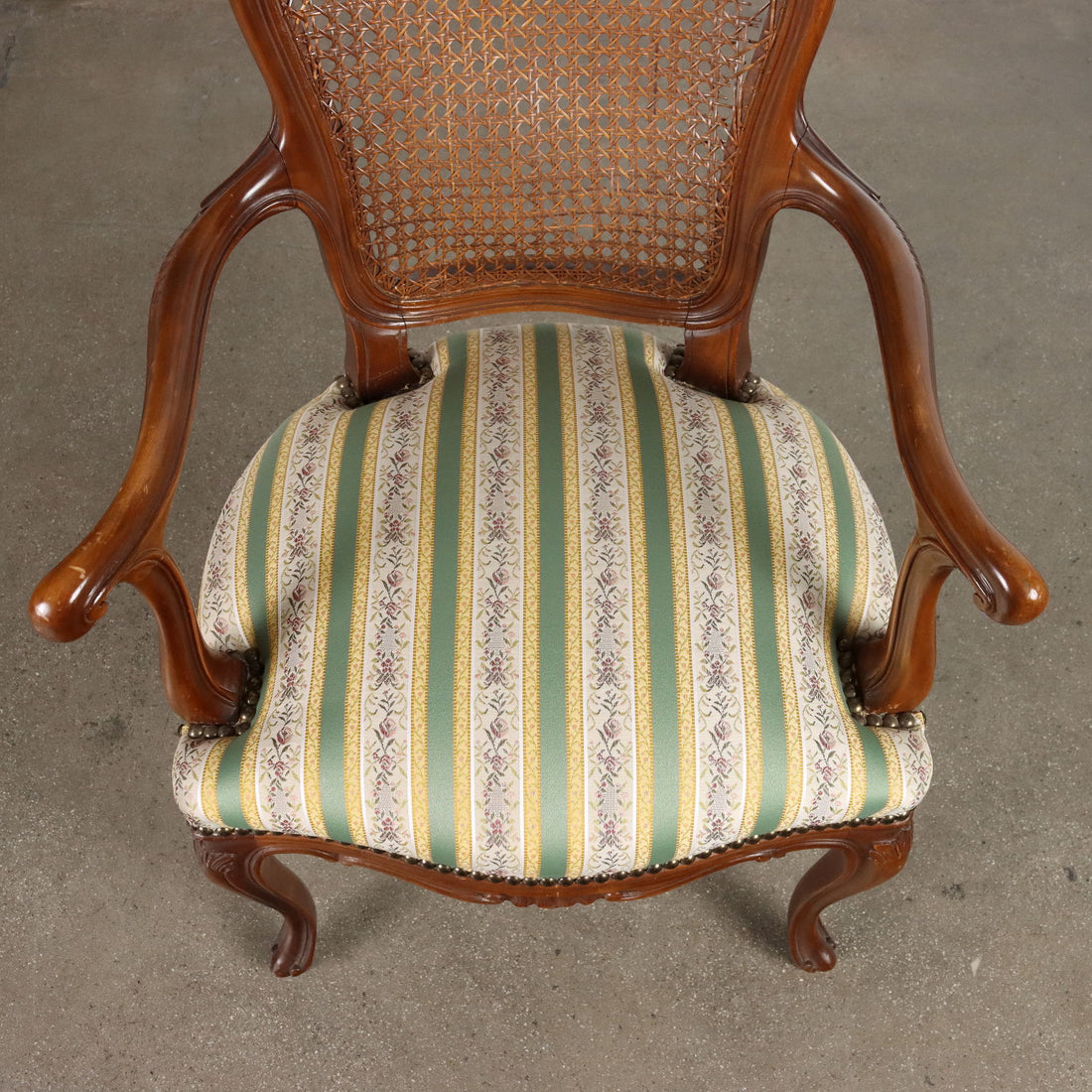  | Antiques  Seating
