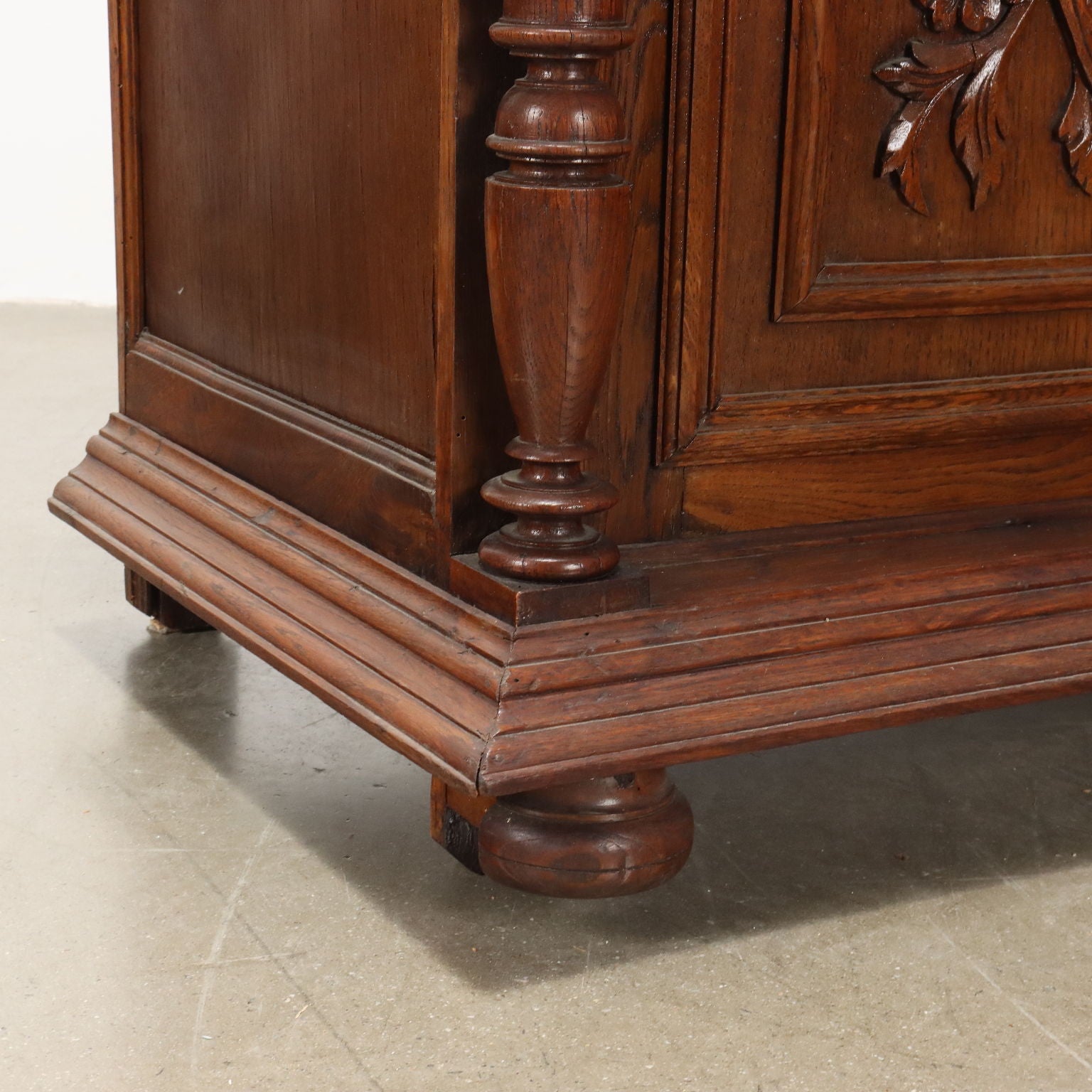  | Antiques  Cupboards