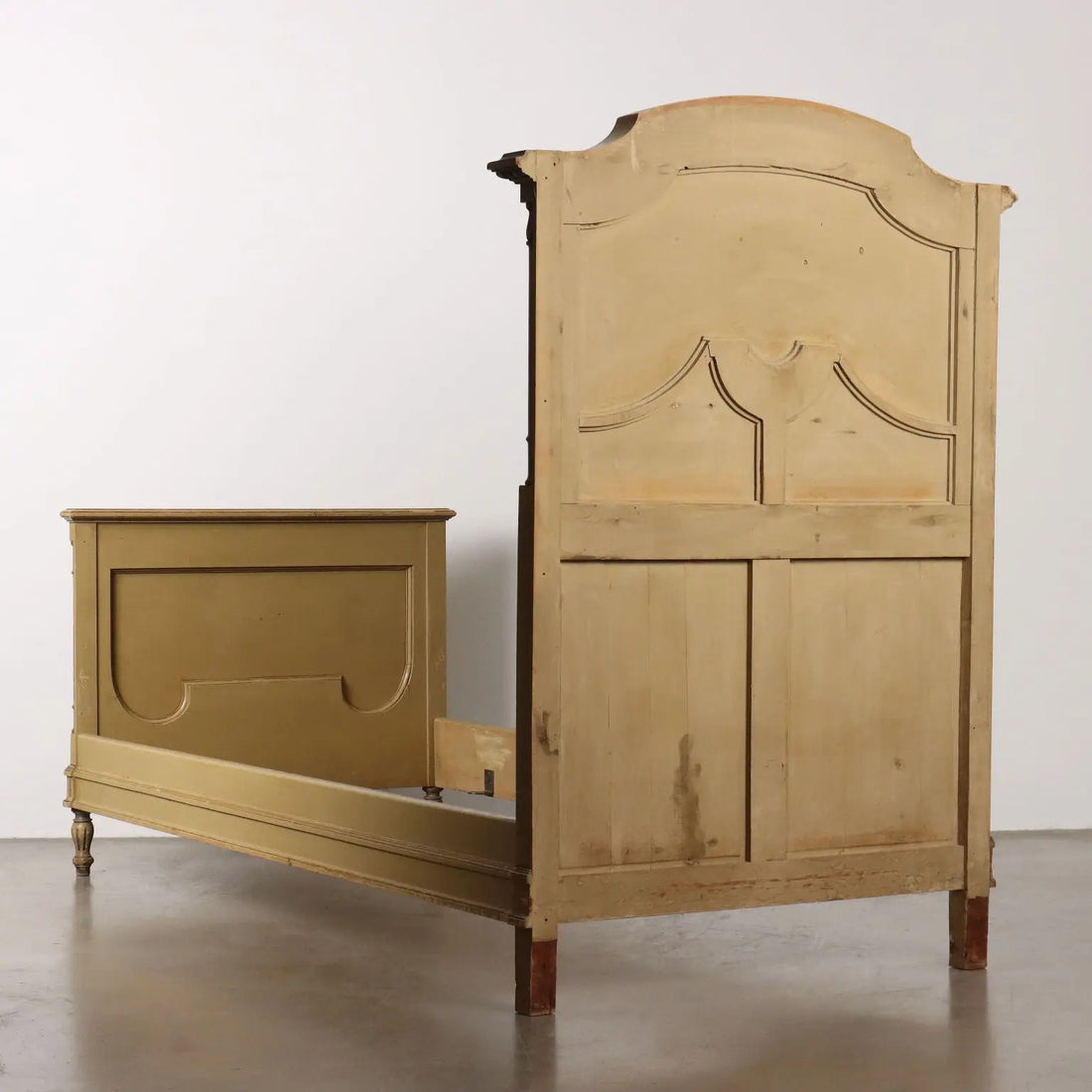 Neoclassical Bed in Lacquered Beech - Early 20th Century