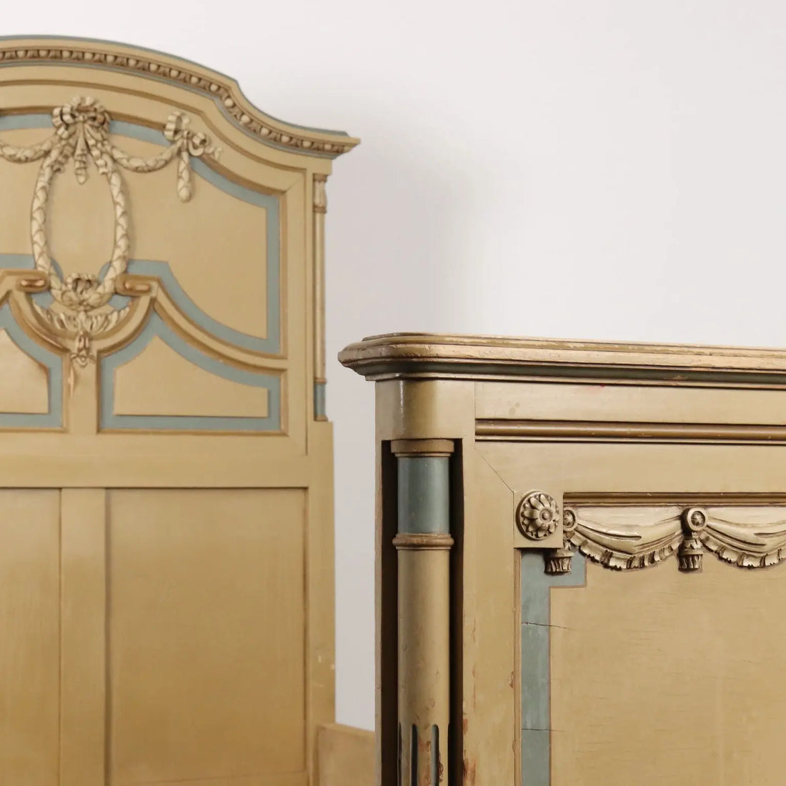 Neoclassical Bed in Lacquered Beech - Early 20th Century
