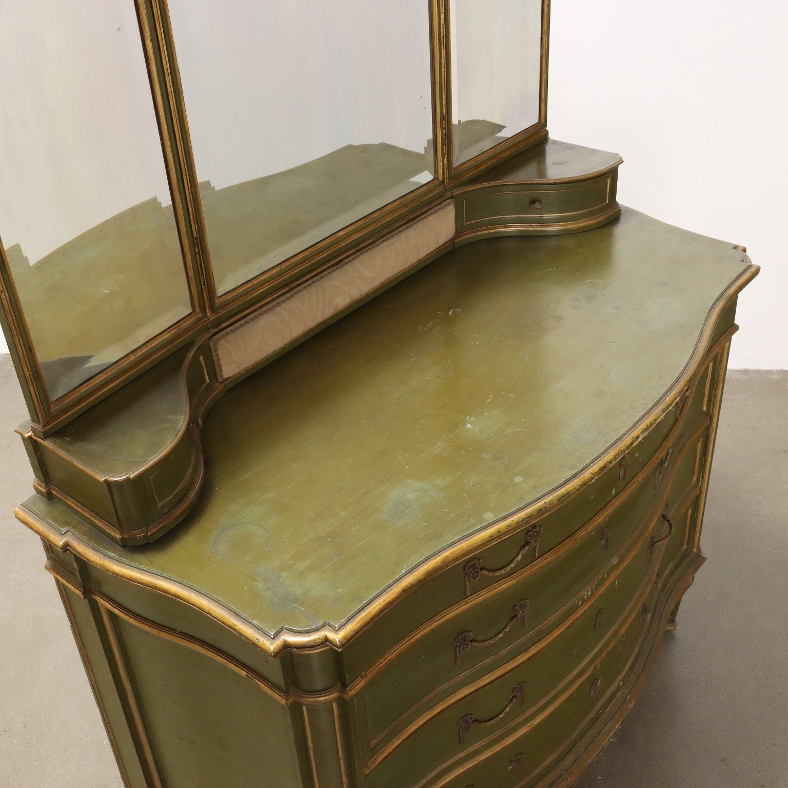  | Antiques  Chest of Drawers & Commodes