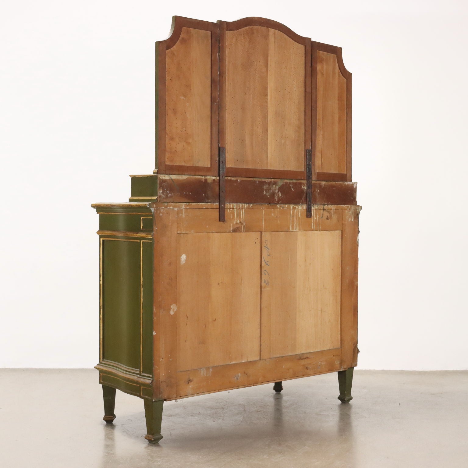  | Antiques  Chest of Drawers & Commodes