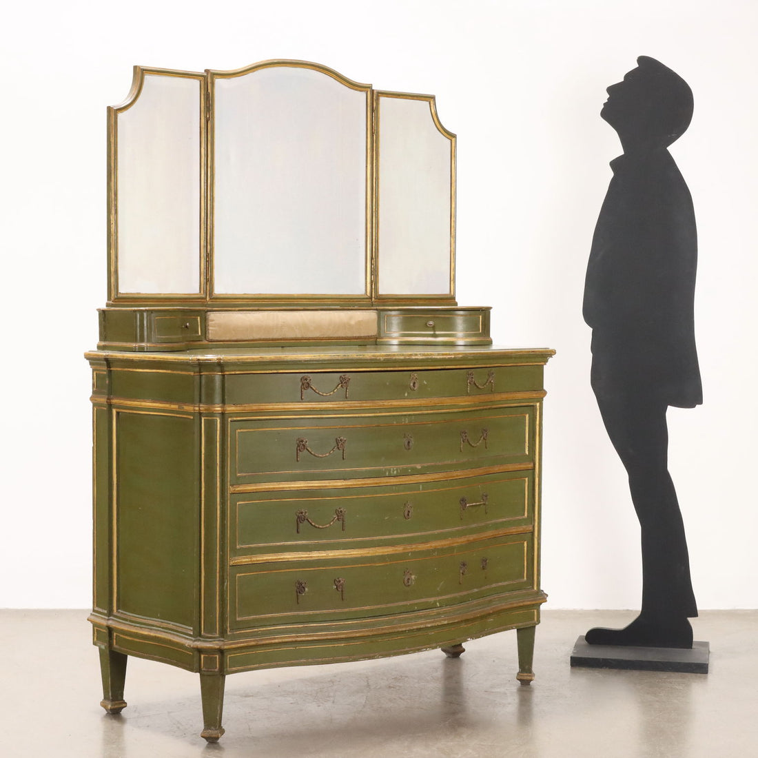  | Antiques  Chest of Drawers & Commodes