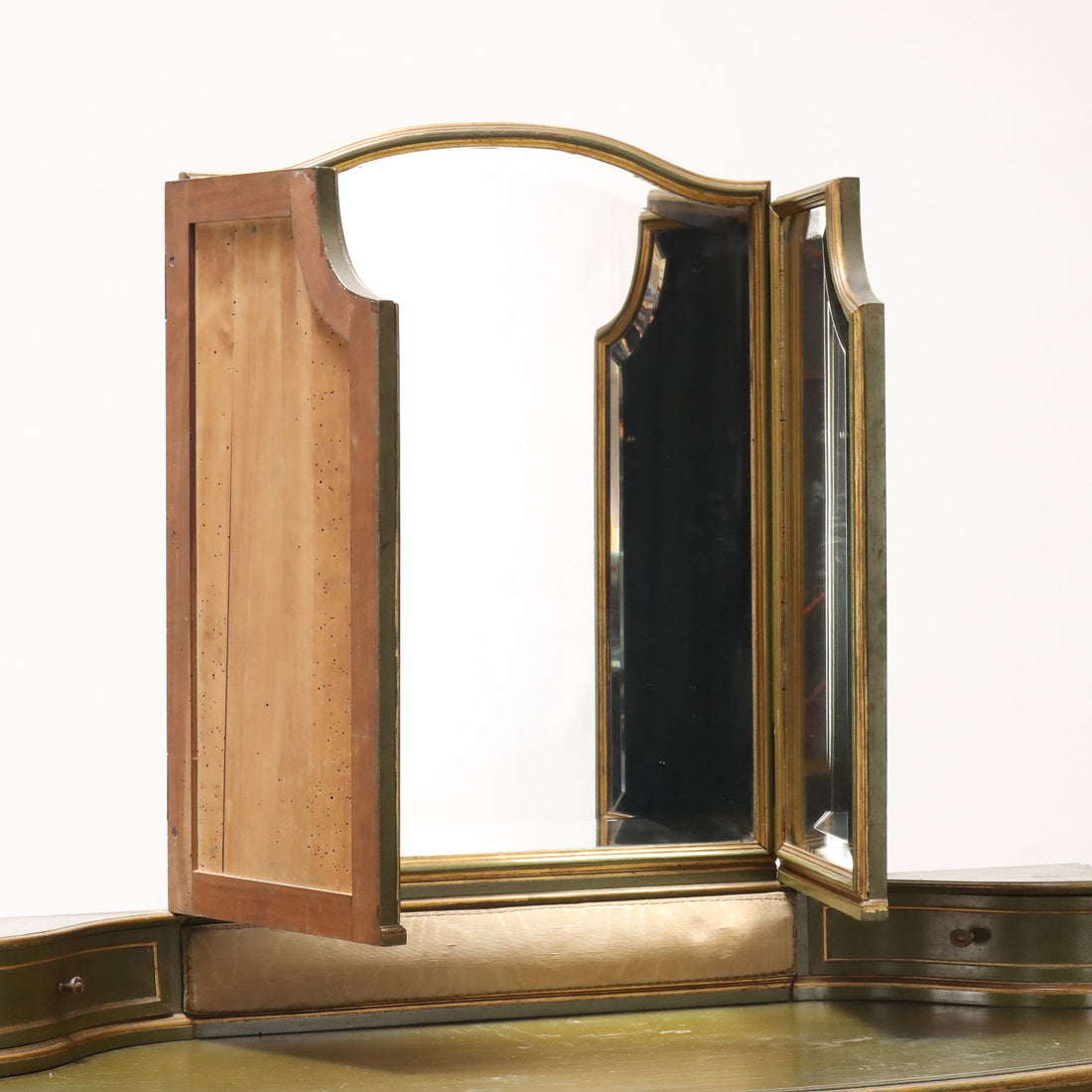  | Antiques  Chest of Drawers & Commodes