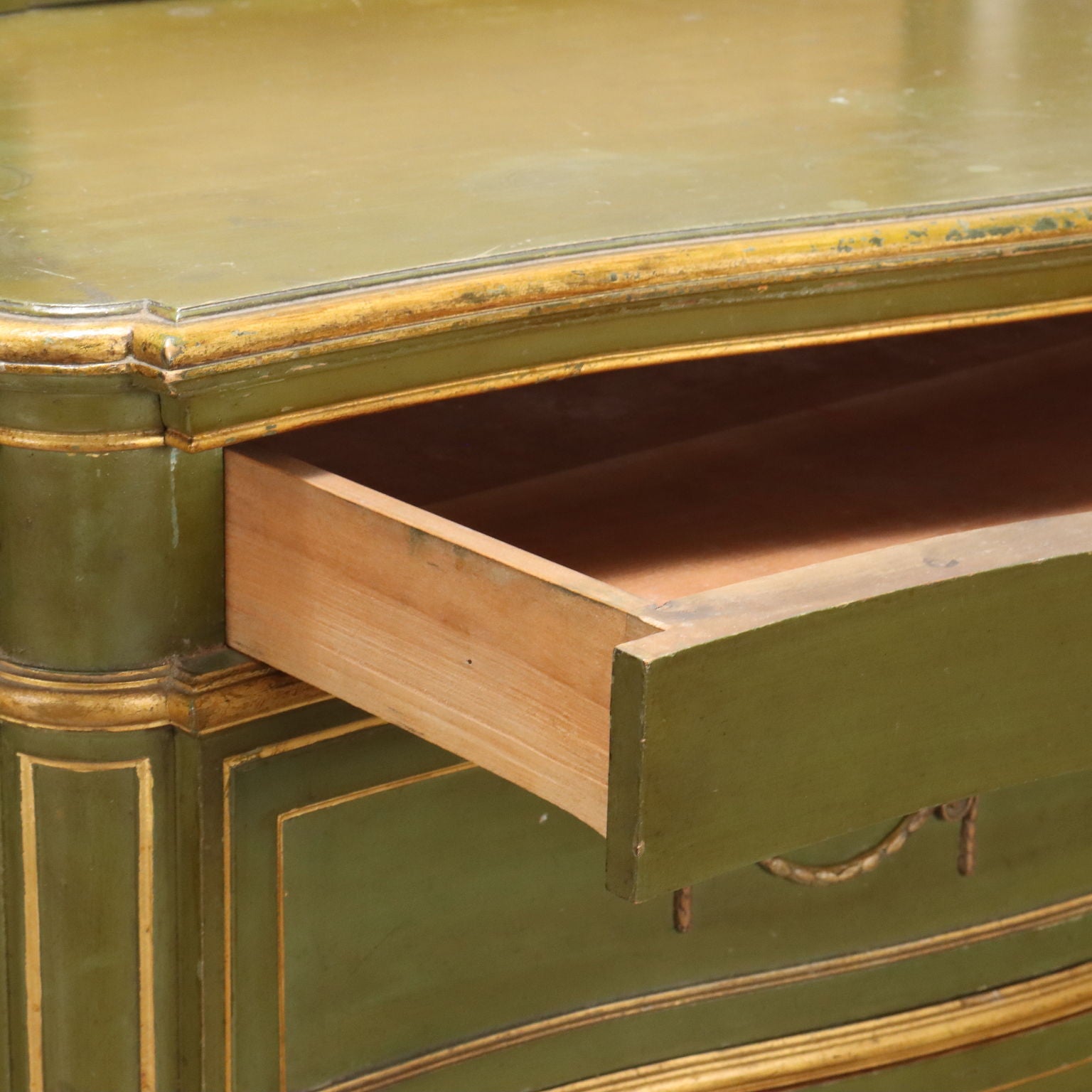  | Antiques  Chest of Drawers & Commodes