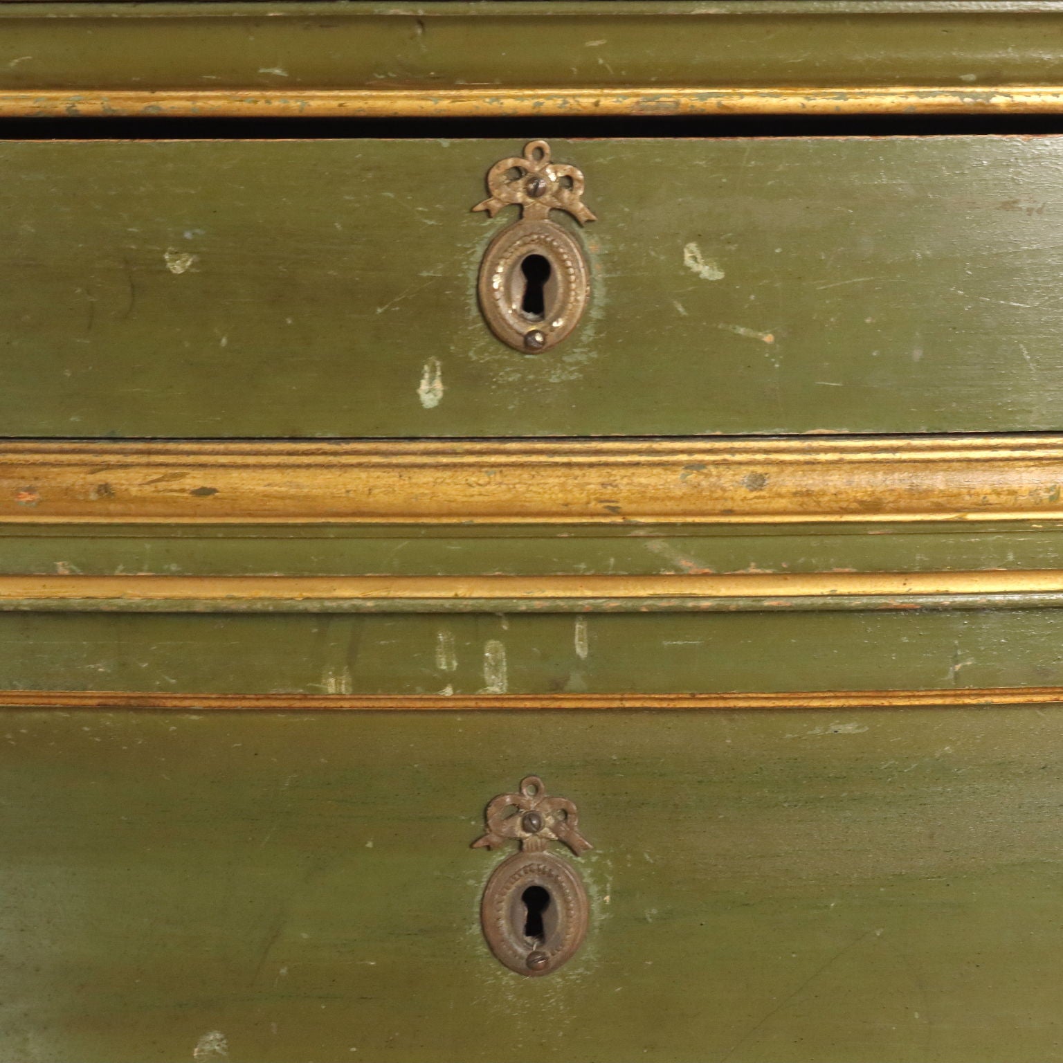  | Antiques  Chest of Drawers & Commodes