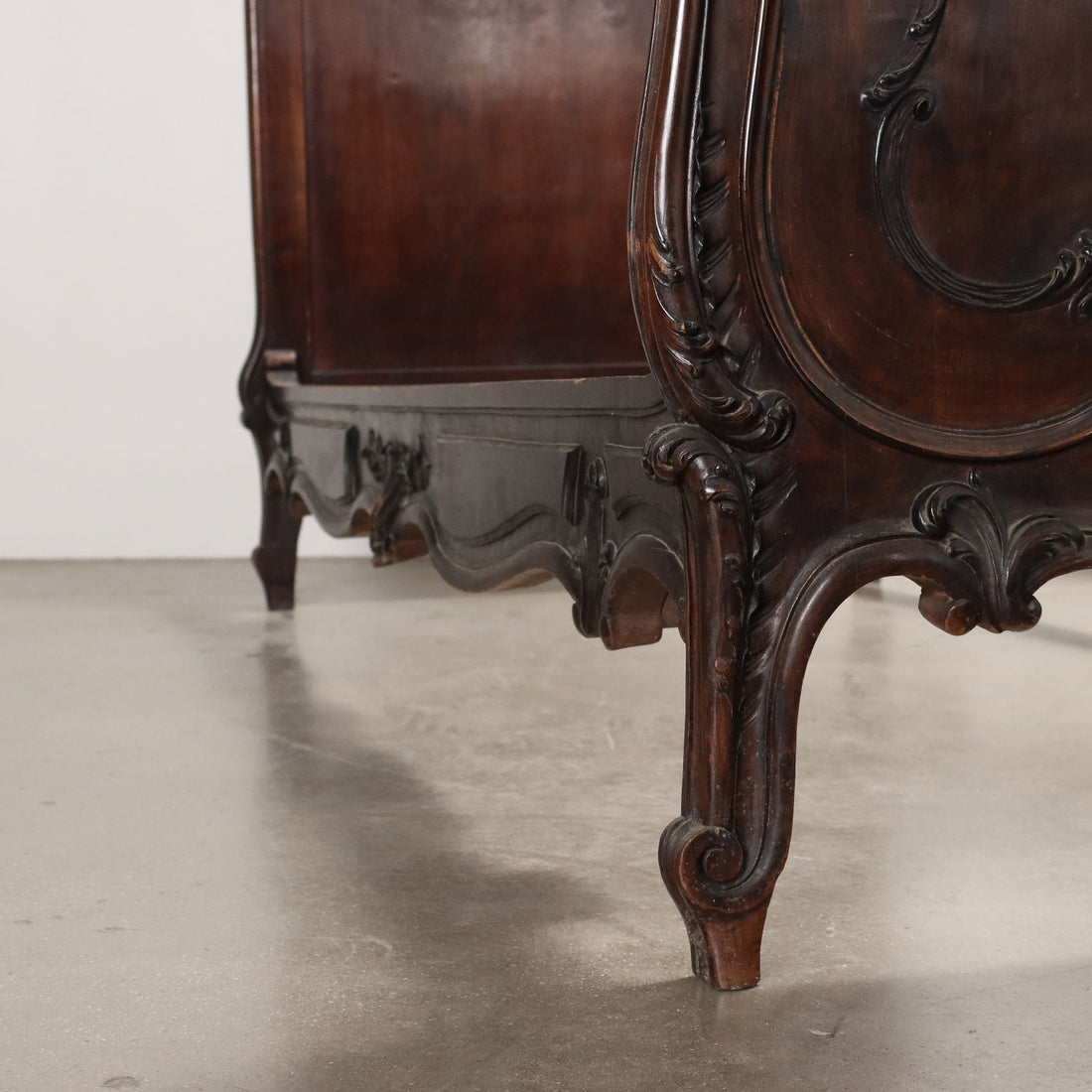  | Antiques  Beds & Headboards