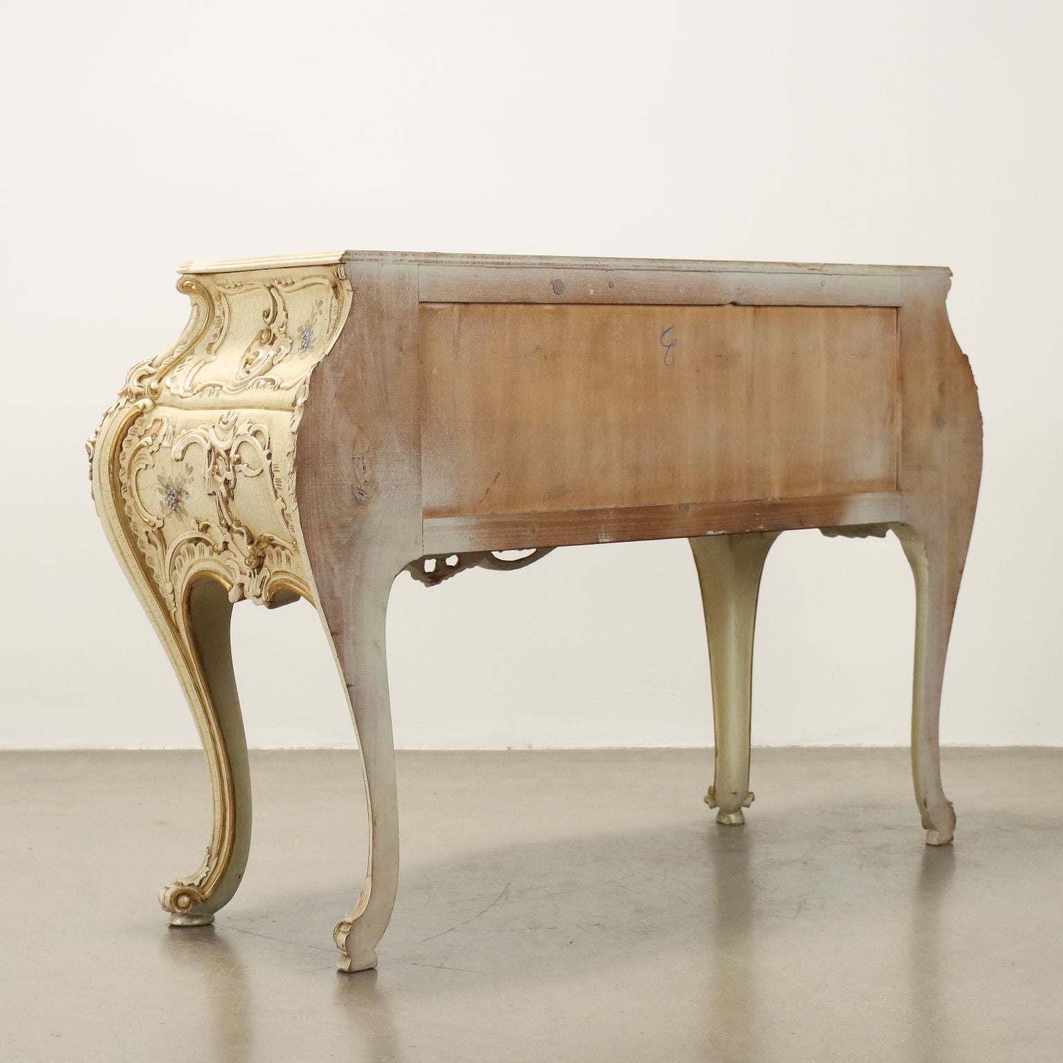  | Antiques  Chest of Drawers & Commodes