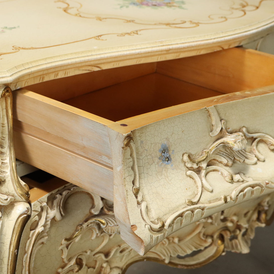  | Antiques  Chest of Drawers & Commodes