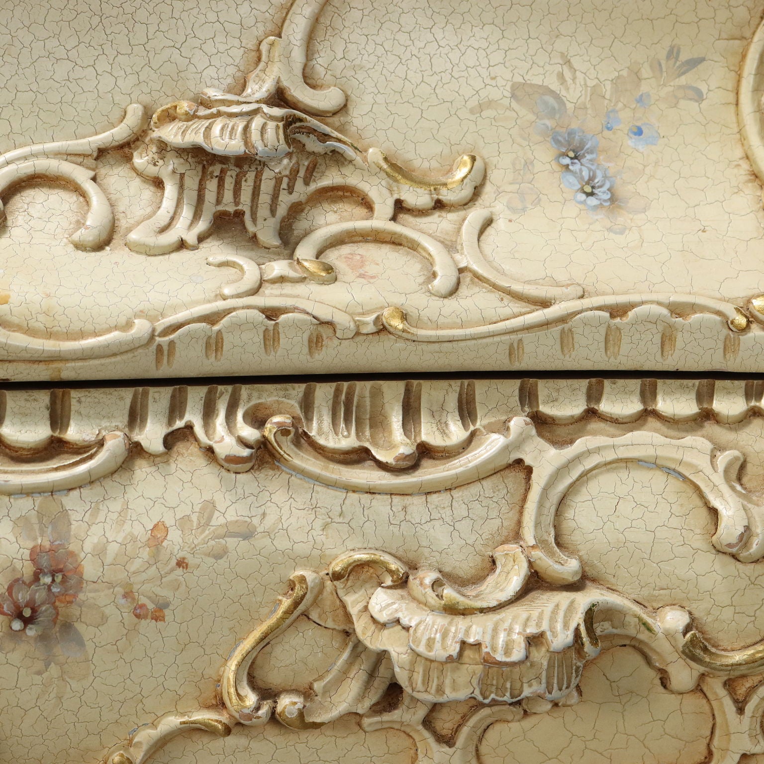  | Antiques  Chest of Drawers & Commodes