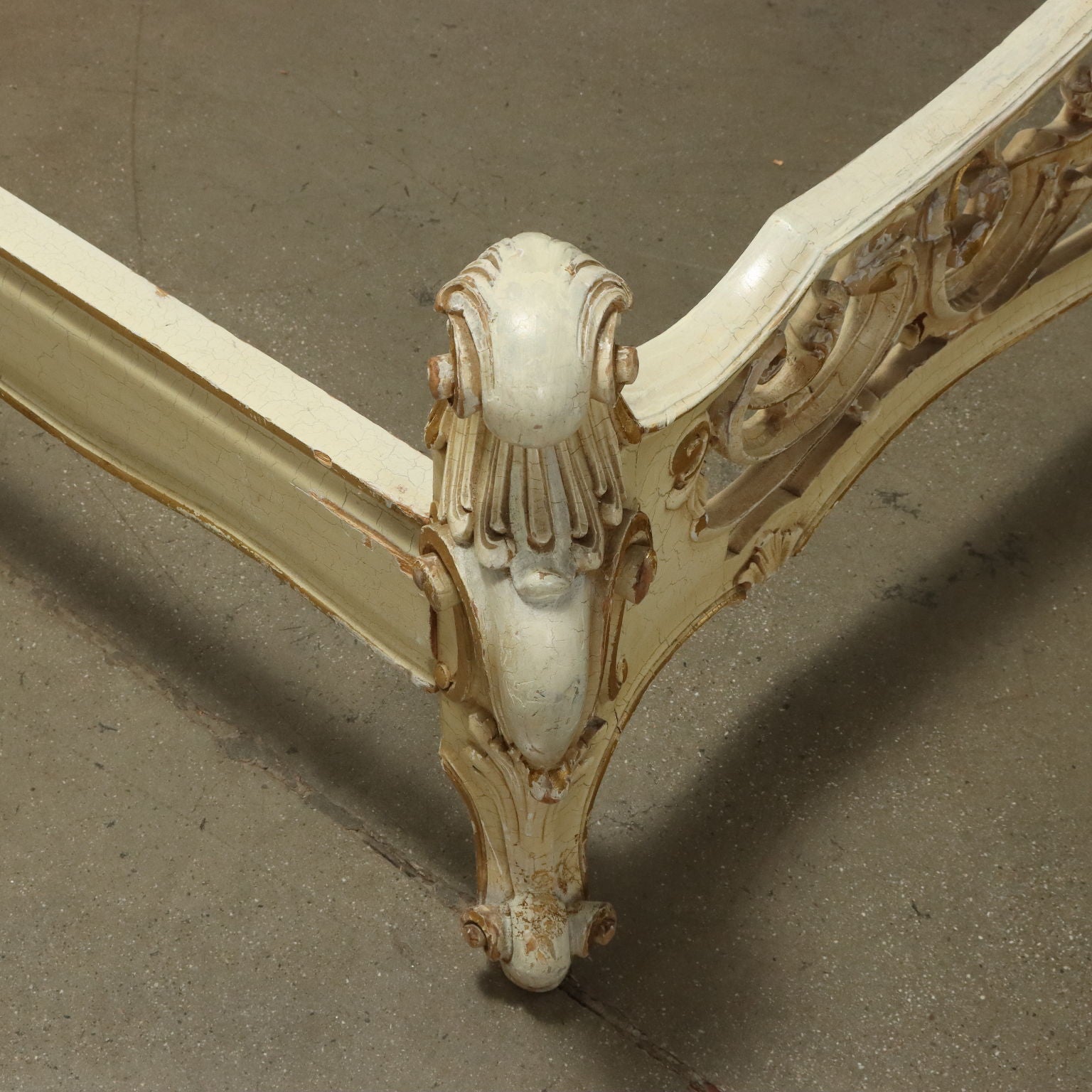  | Antiques  Beds & Headboards