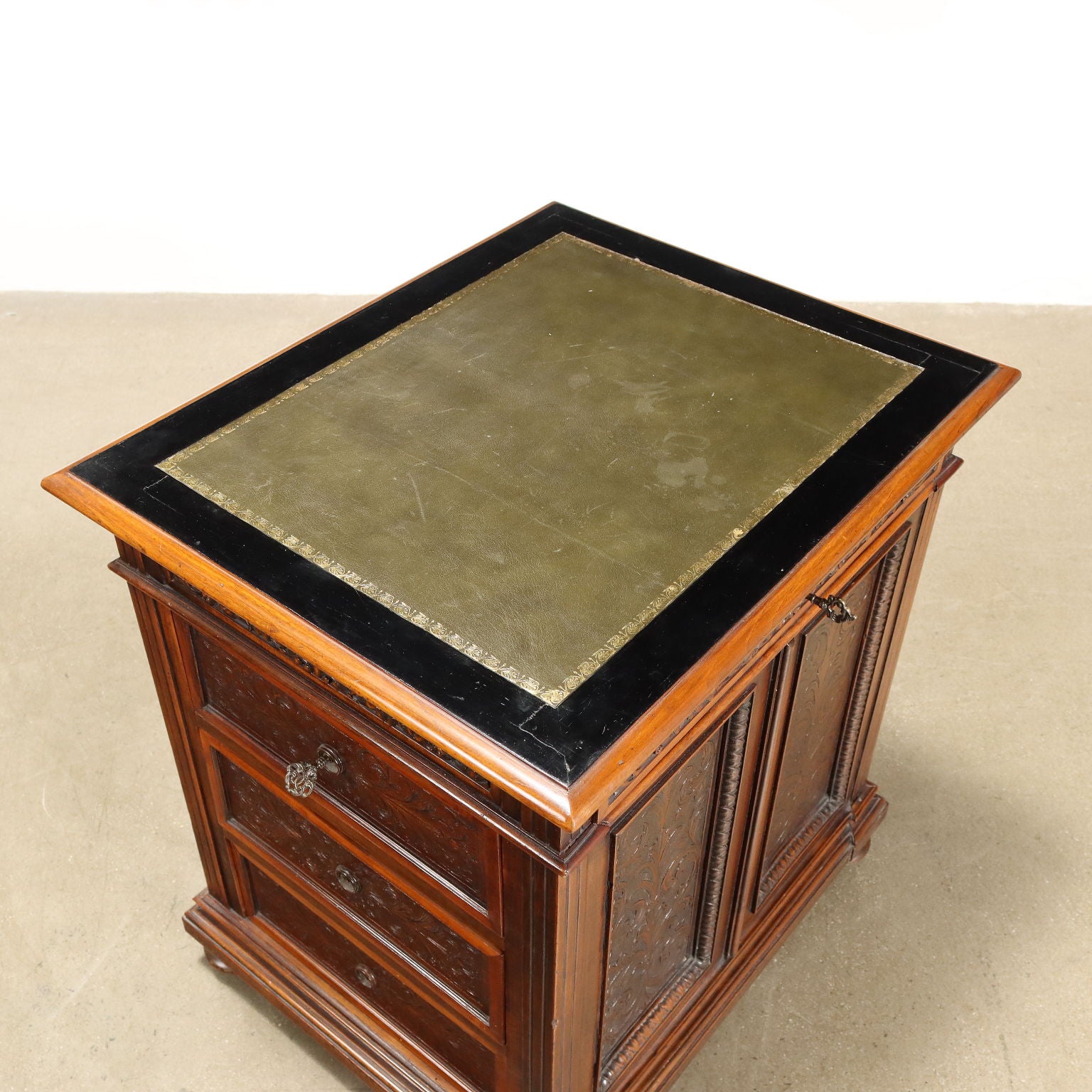  | Antiques  Desks & Writing Desks
