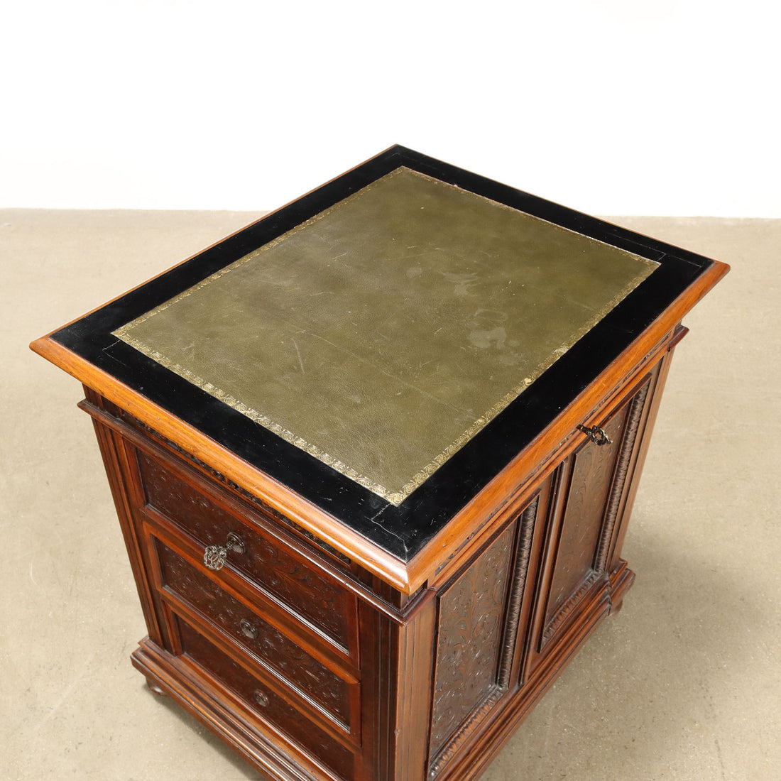  | Antiques  Desks & Writing Desks