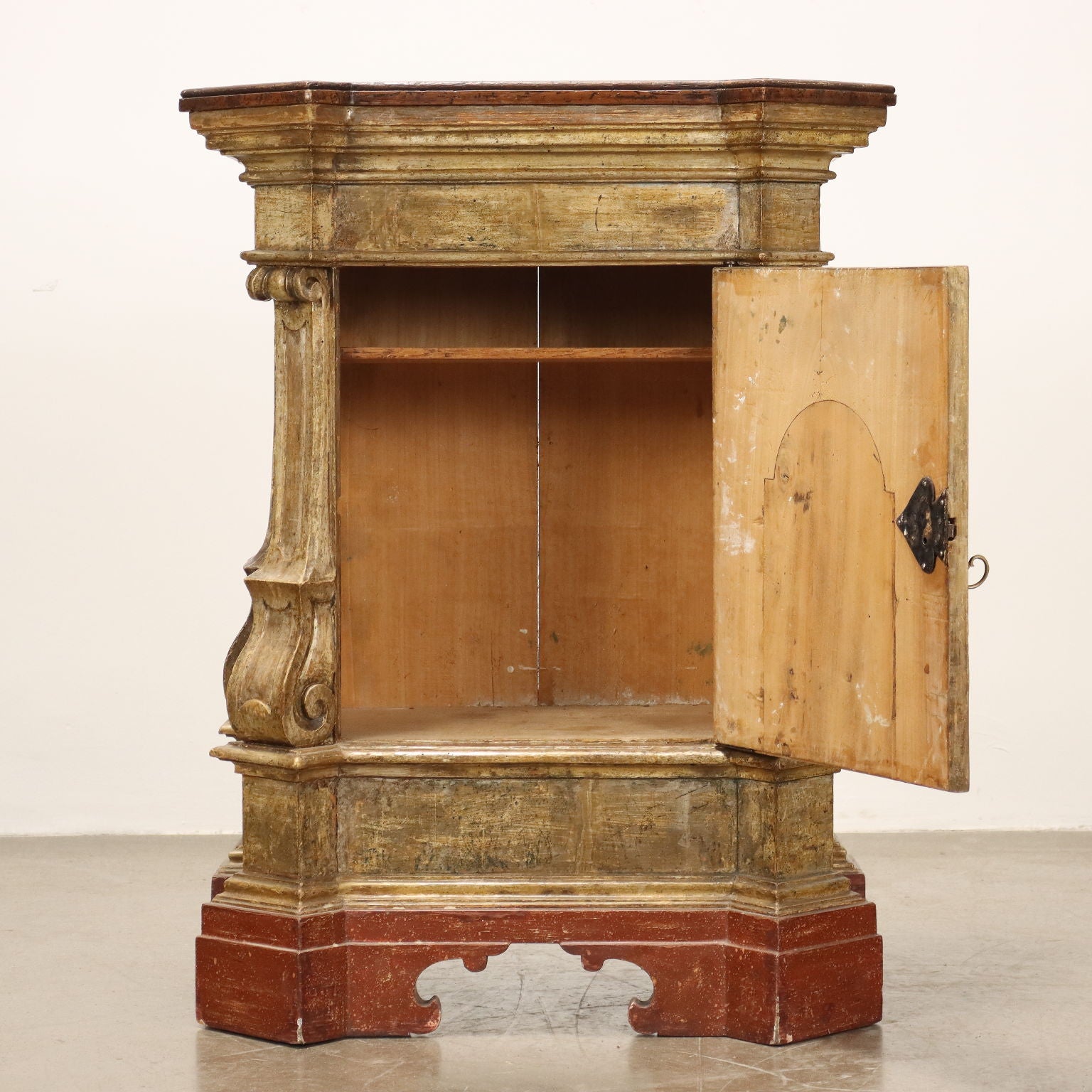  | Antiques  Cupboards