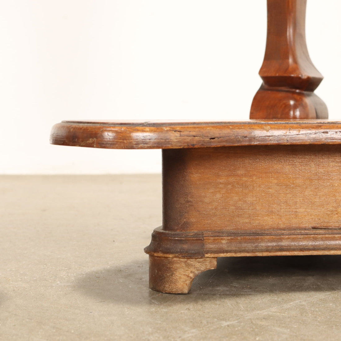 Antique Bedside Tables Baroque Style Beech Italy XIX Century - Italy, Late XIX Century | Antiques  Bedside Tables