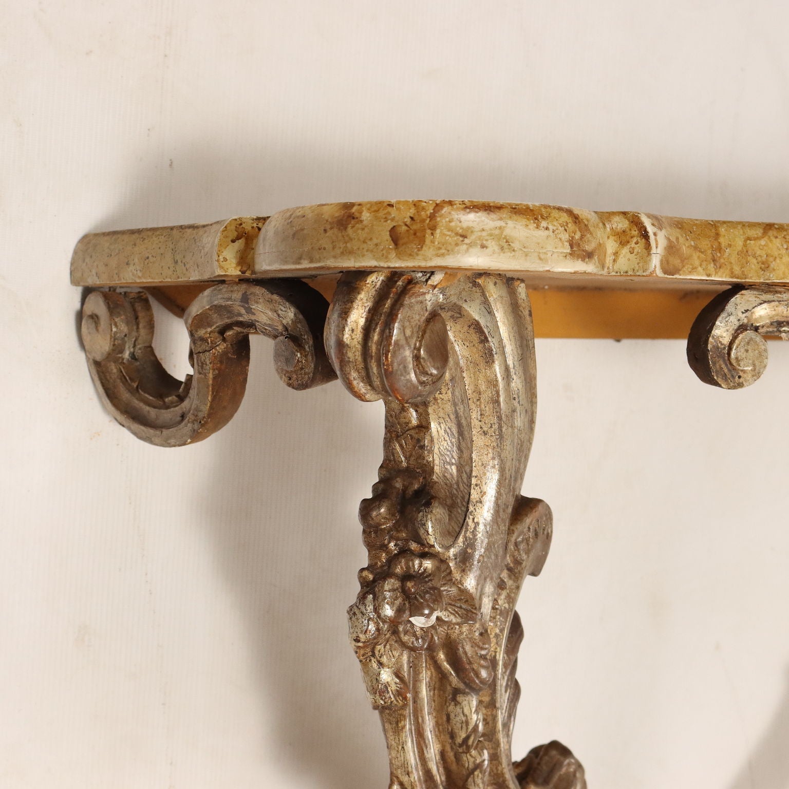  | Antiques  Consoles