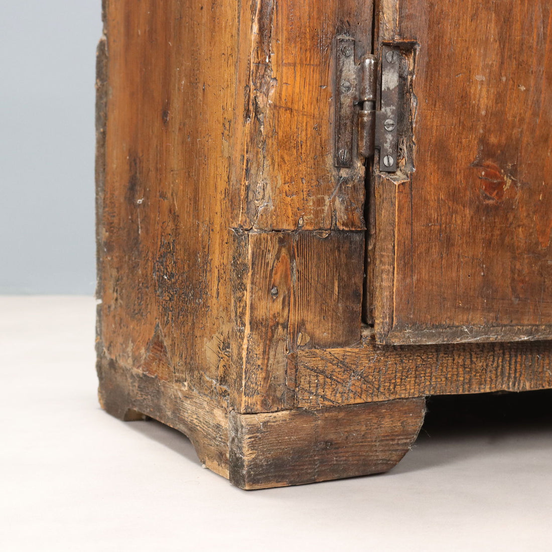  | Antiques  Cupboards