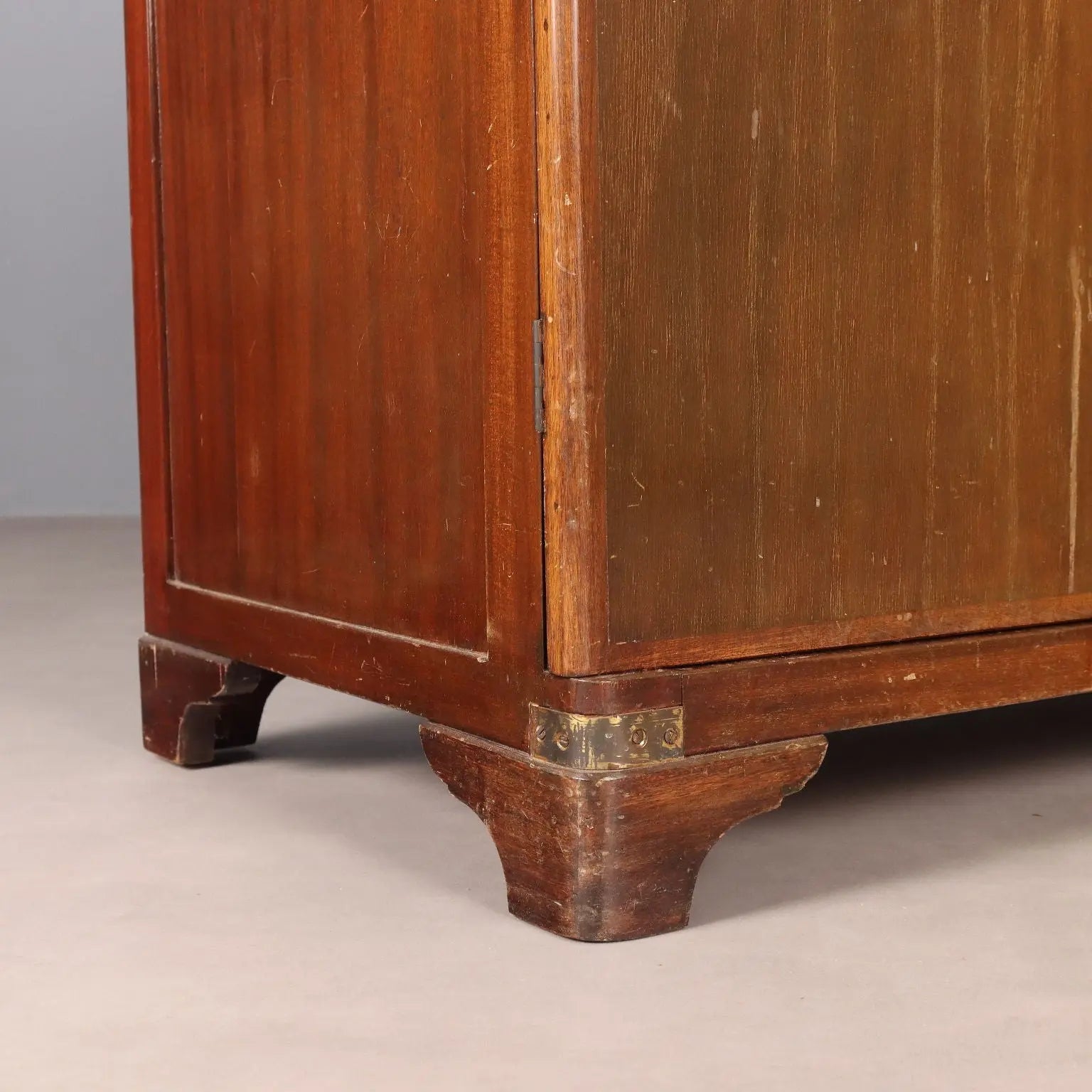 Mahogany Chest of Drawers - Italy Mid 20th Century