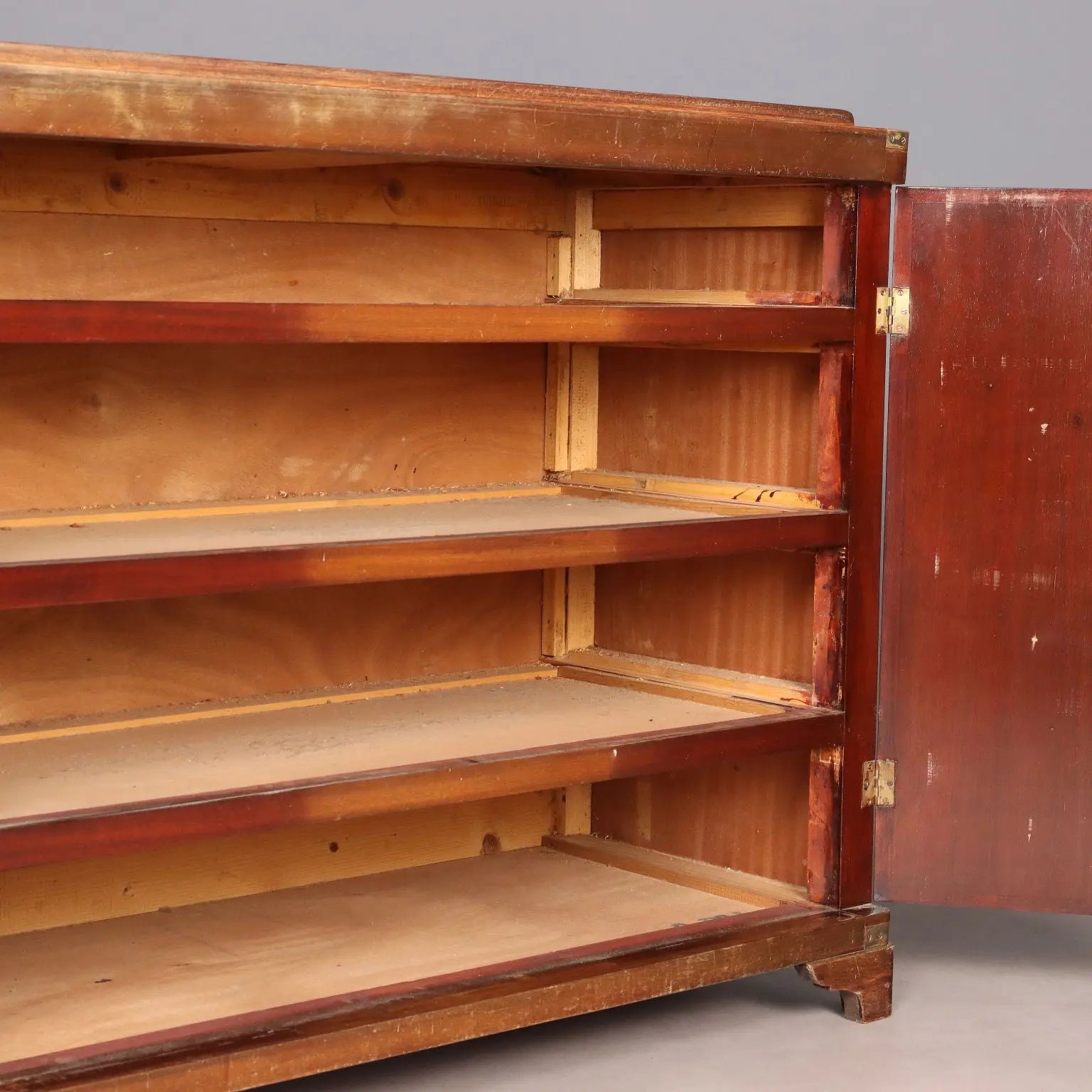 Mahogany Chest of Drawers - Italy Mid 20th Century