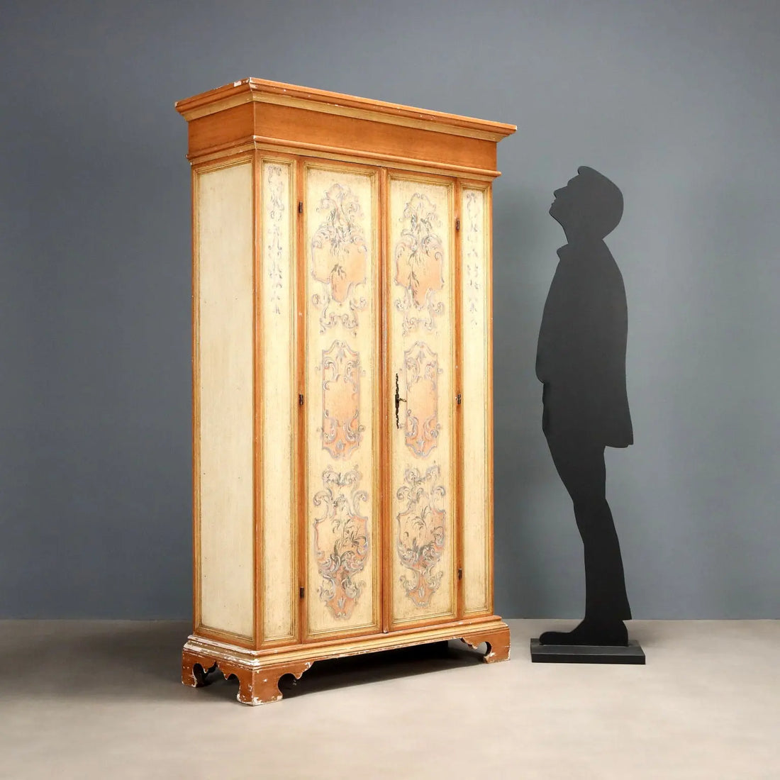 Antique Wardrobe Baroque Style Lacquered Painted Wood XX Century - Italy, XX Century | Antiques | Wardrobes