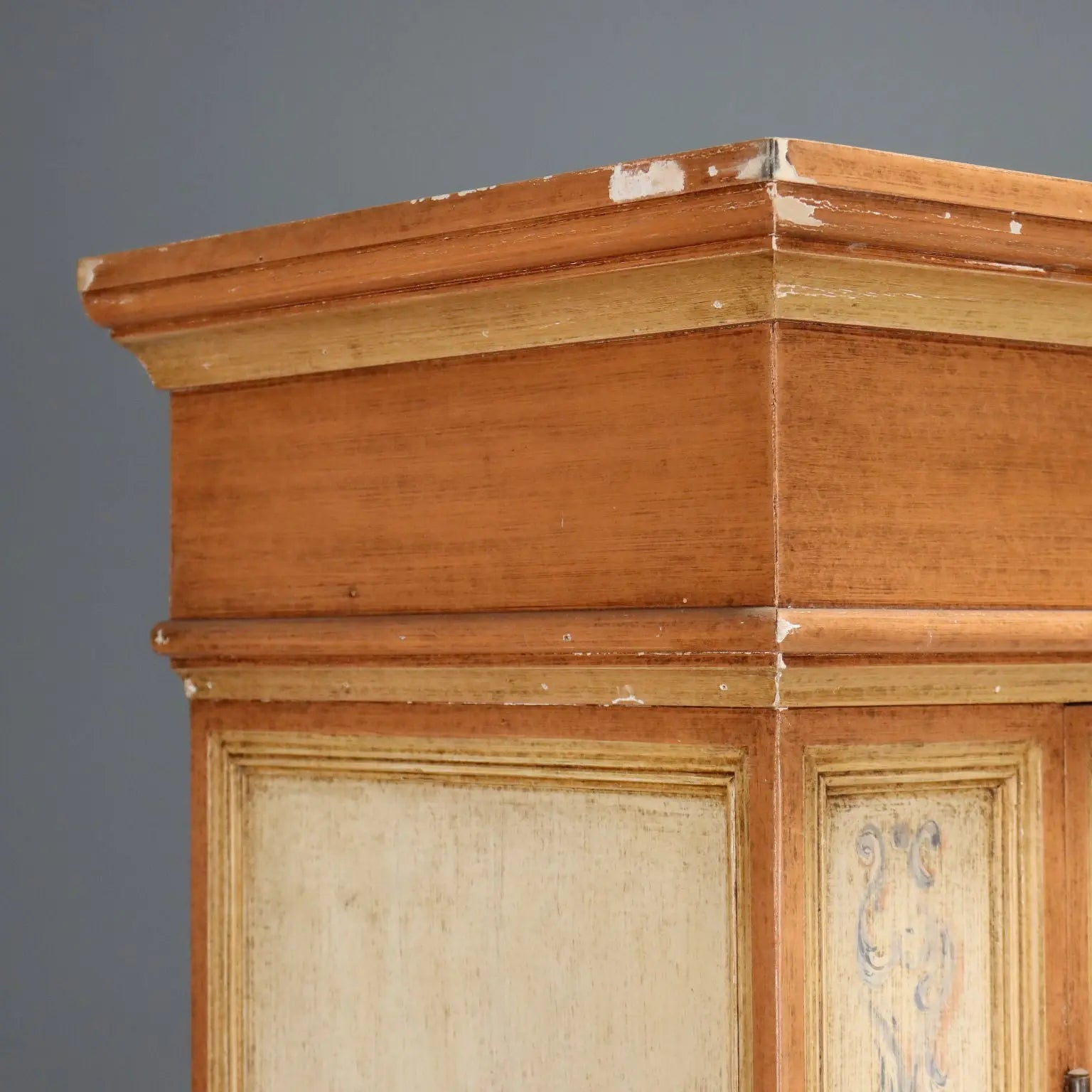 Antique Wardrobe Baroque Style Lacquered Painted Wood XX Century - Italy, XX Century | Antiques | Wardrobes