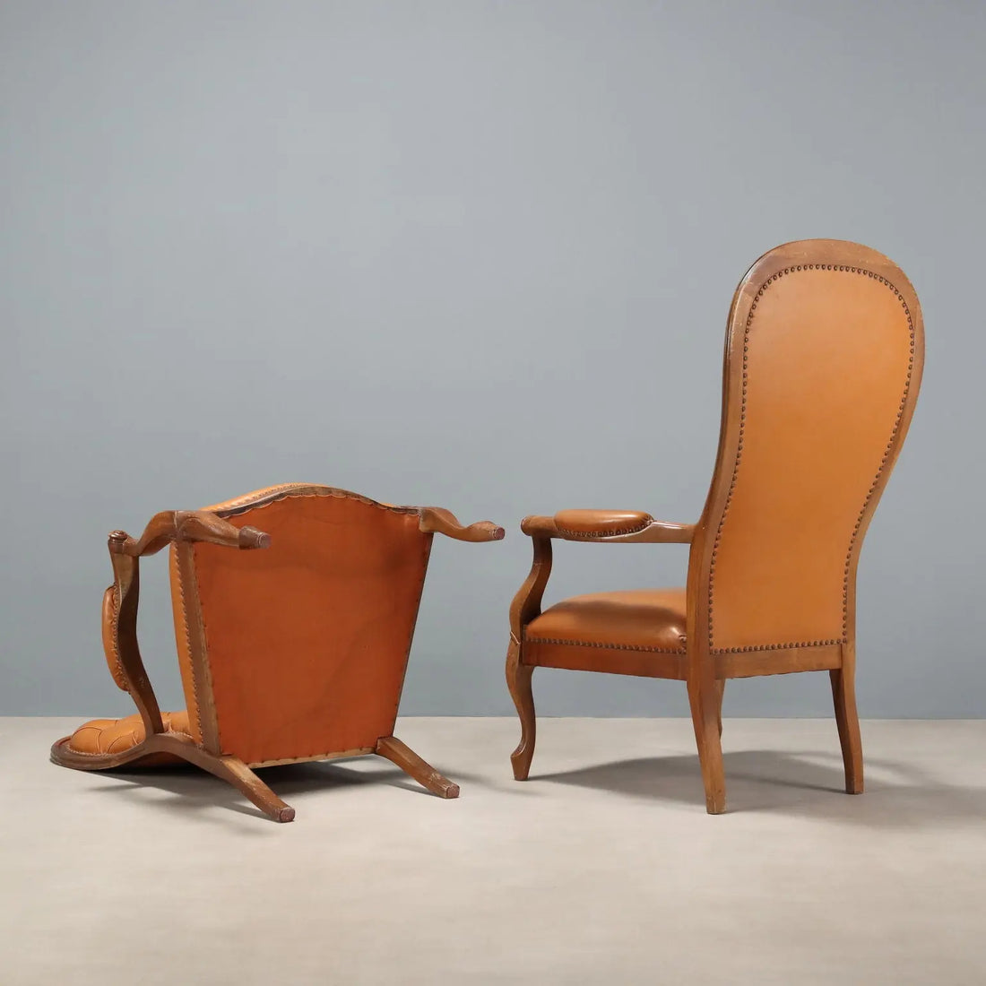 Antique Armchairs Walnut Leather Italy XX Century - Italy, XX Century | Antiques | Seating