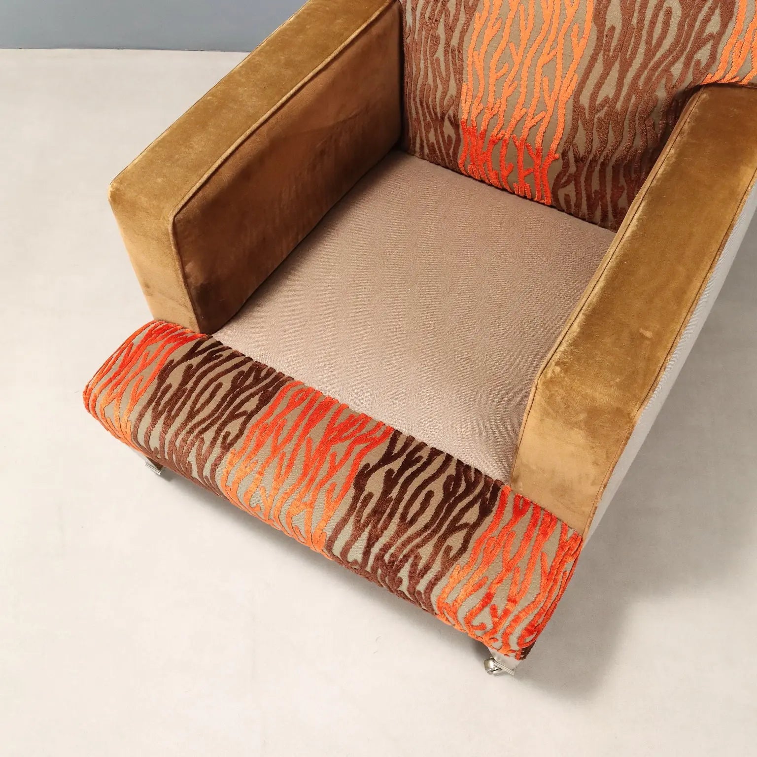 Pair of Velvet Armchairs and Pouf - Italy 20th Century