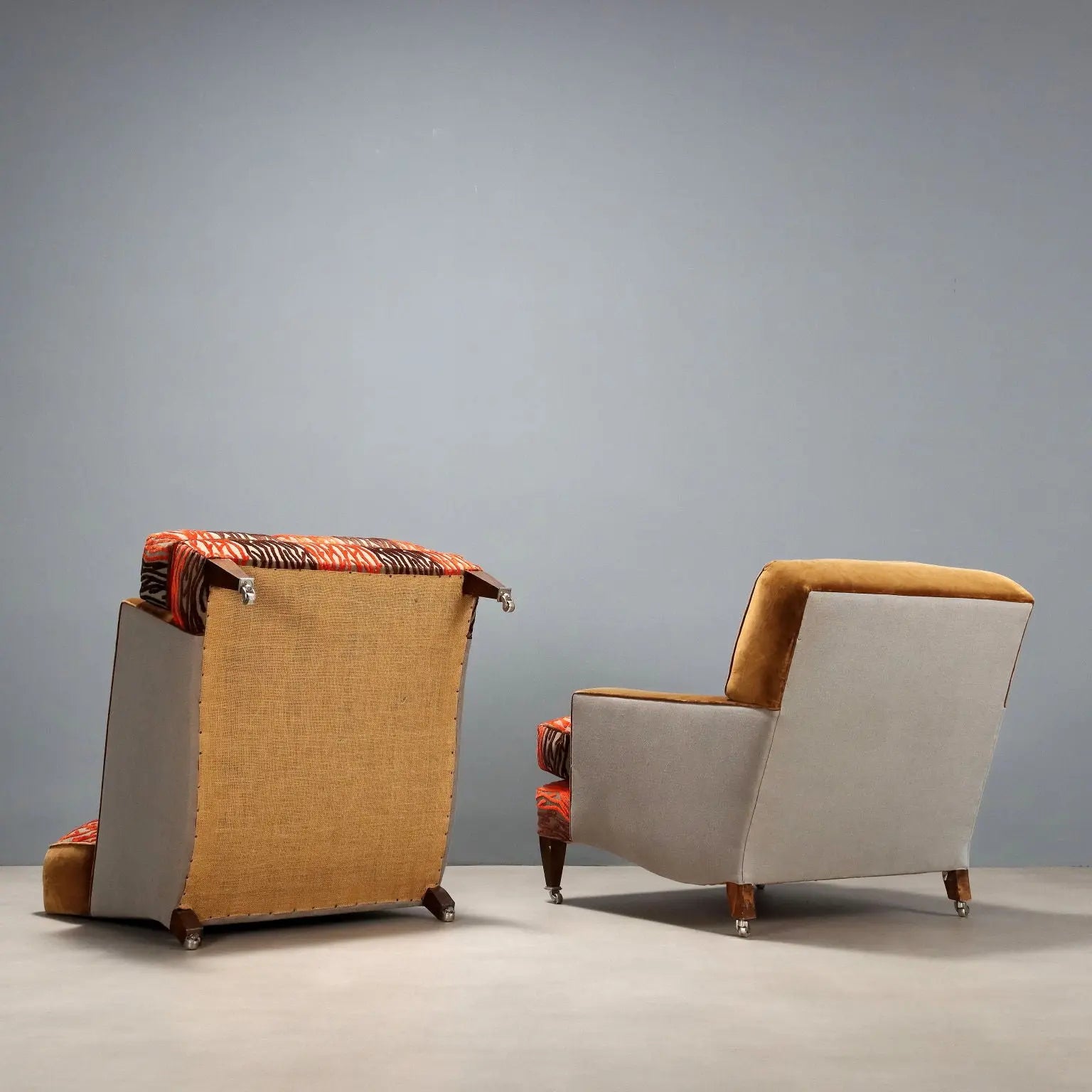 Pair of Velvet Armchairs and Pouf - Italy 20th Century