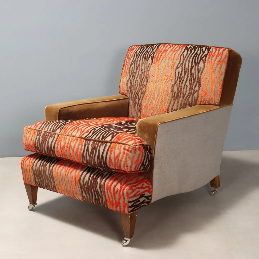 Pair of Velvet Armchairs and Pouf - Italy 20th Century