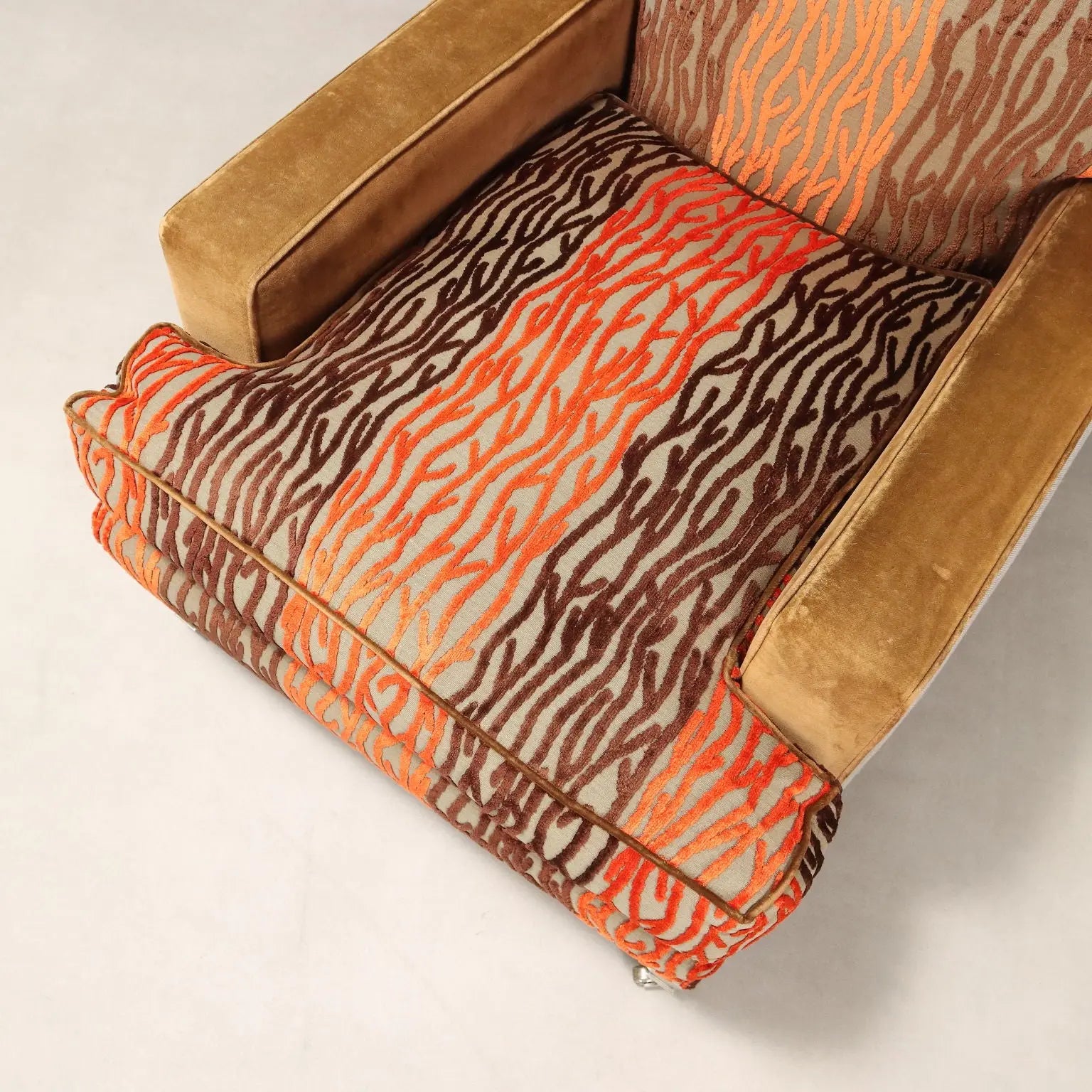 Pair of Velvet Armchairs and Pouf - Italy 20th Century