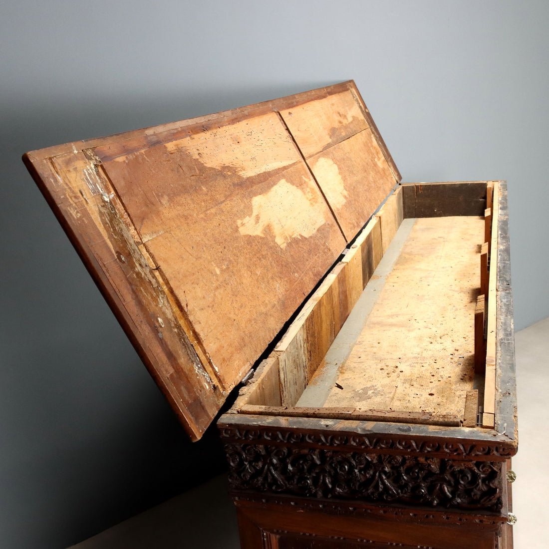 Antique Cupboard Walnut 4 Doors Decorations Italy XX Century